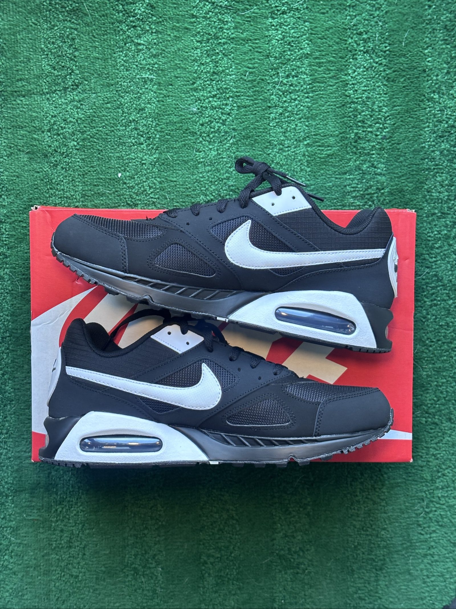 UK 10 Nike Air Max IVO | Black White 580518-011 | New image 2