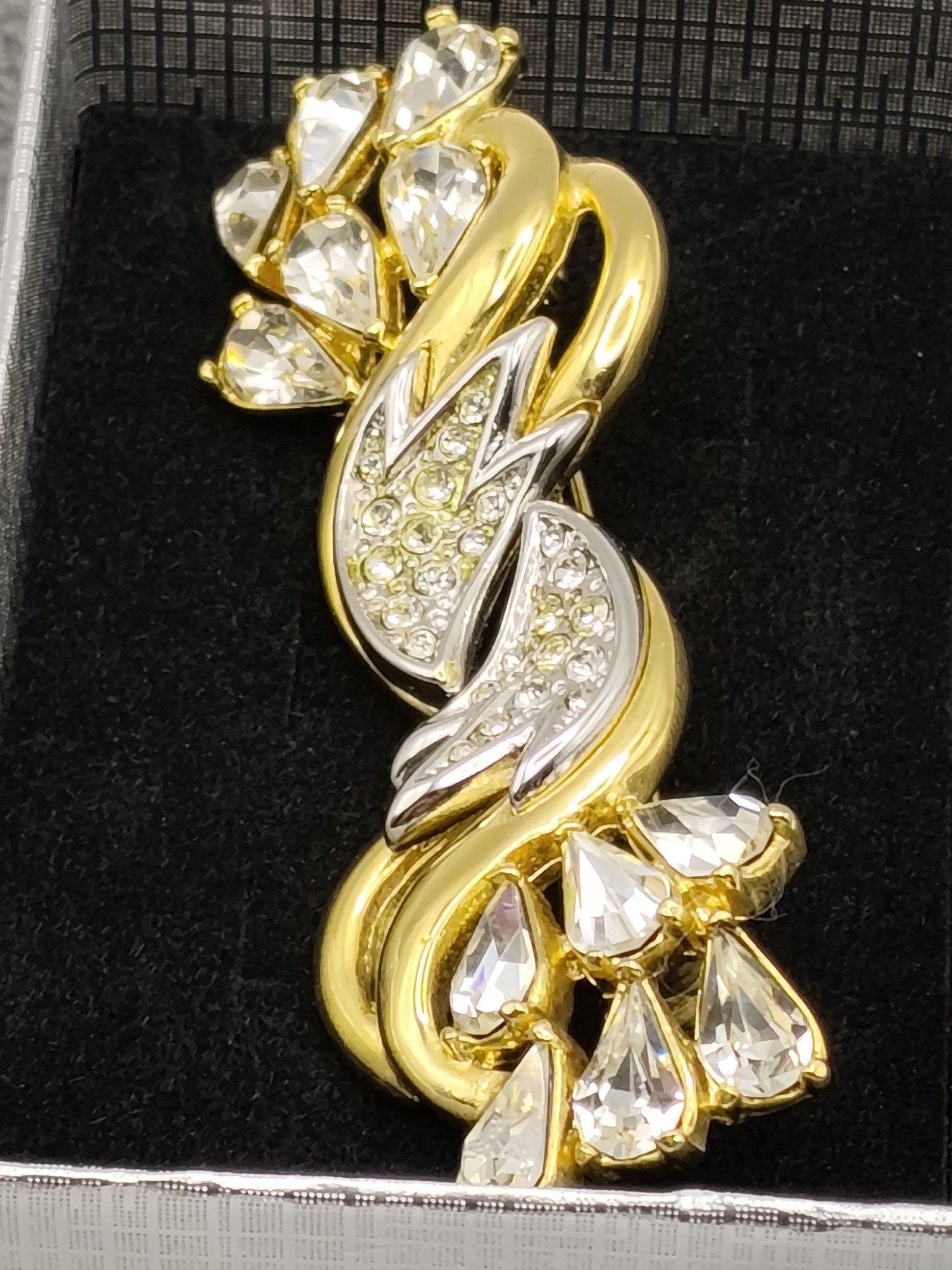 Gold Tone & Clear Crystal Vintage Brooch Pin image 2