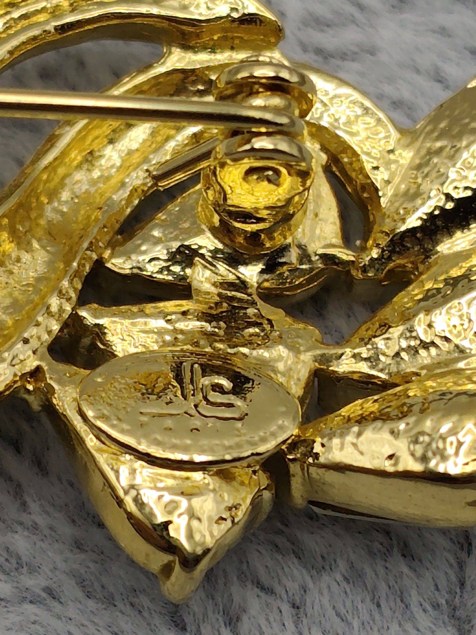 Gold Tone & Clear Crystal Vintage Brooch Pin image 8