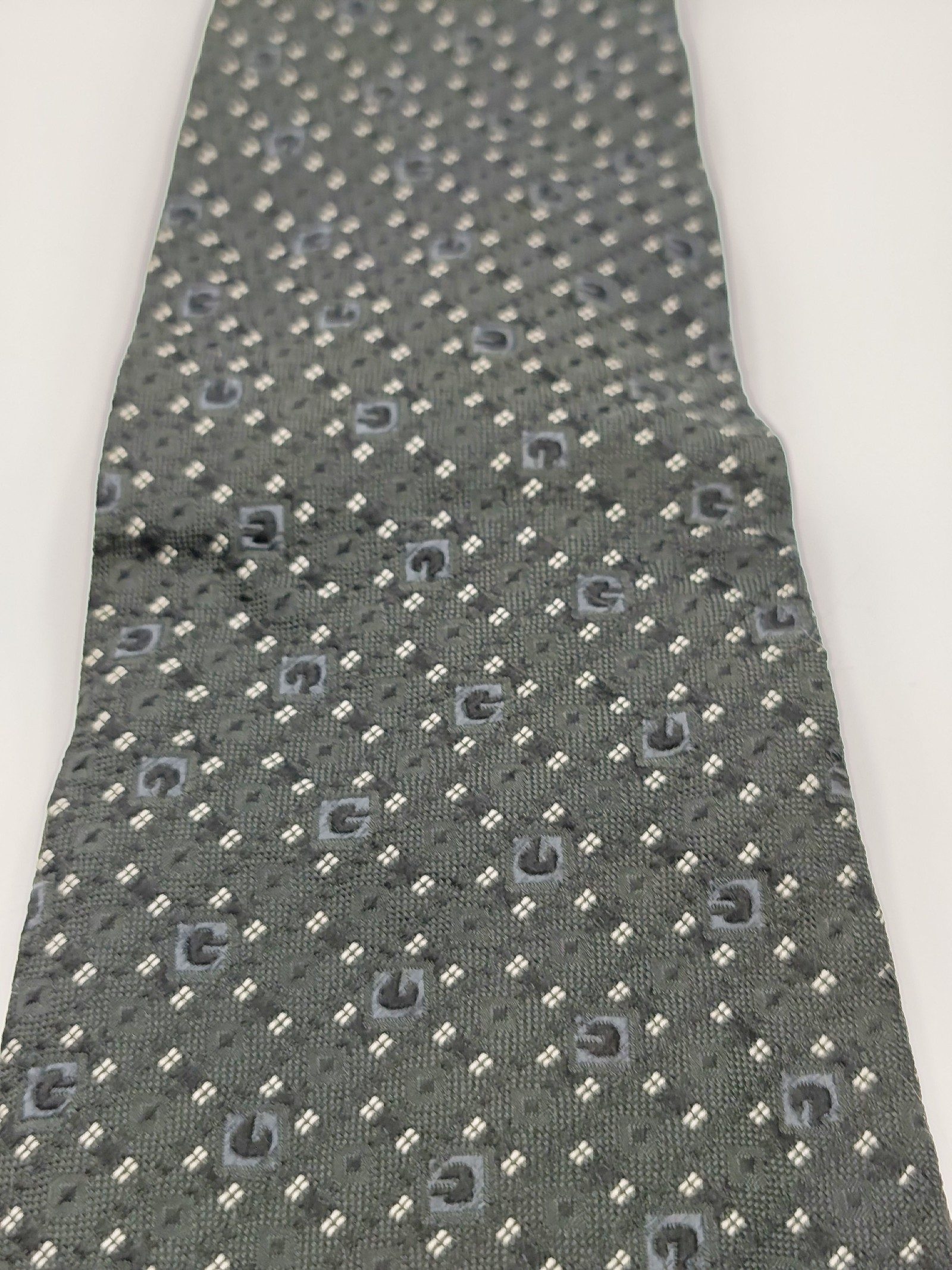Gucci Black & Grey Silk Men's Tie please read as has a damage image 8