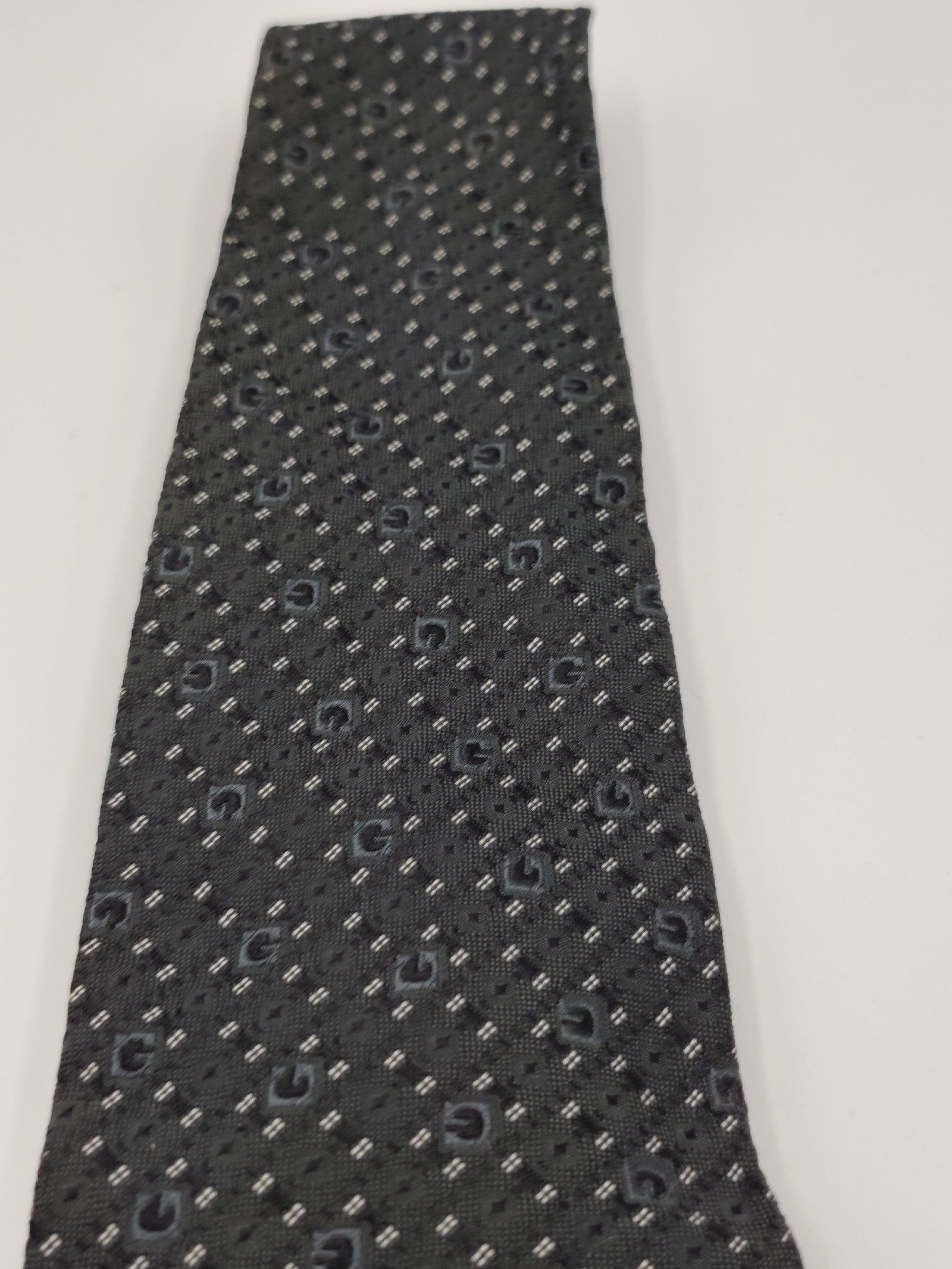Gucci Black & Grey Silk Men's Tie please read as has a damage image 9