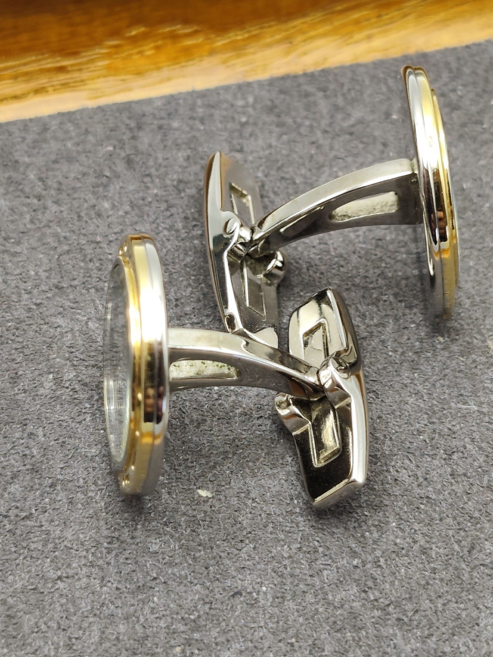 Mila Schön Gold & Blue Horseshoe Cufflinks image 8