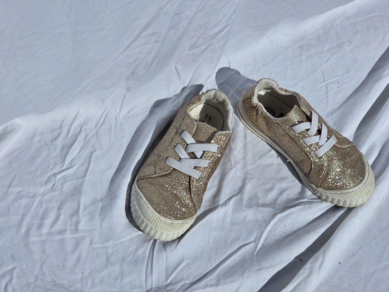Wonder Nation Girls Gold Glitter Shoes Size 11