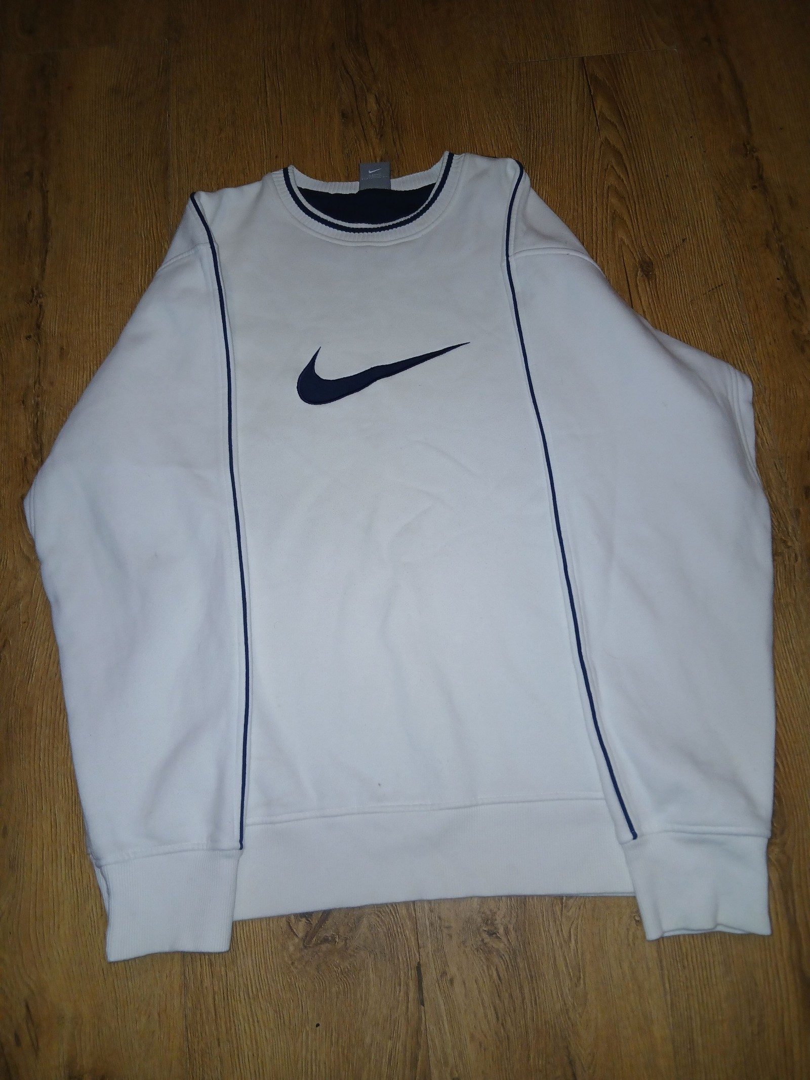 Nike White & Navy Crewneck Sweatshirt Medium