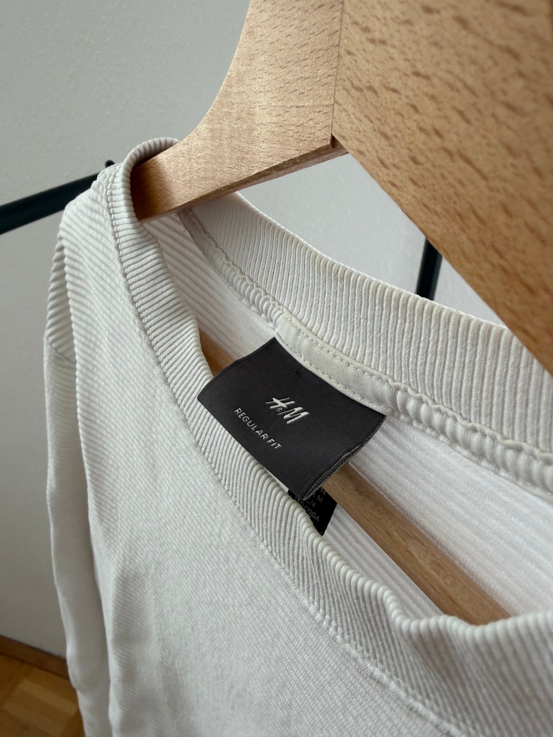 H&M Men's Beige Ribbed Regular Fit Sweatshirt Medium image 2