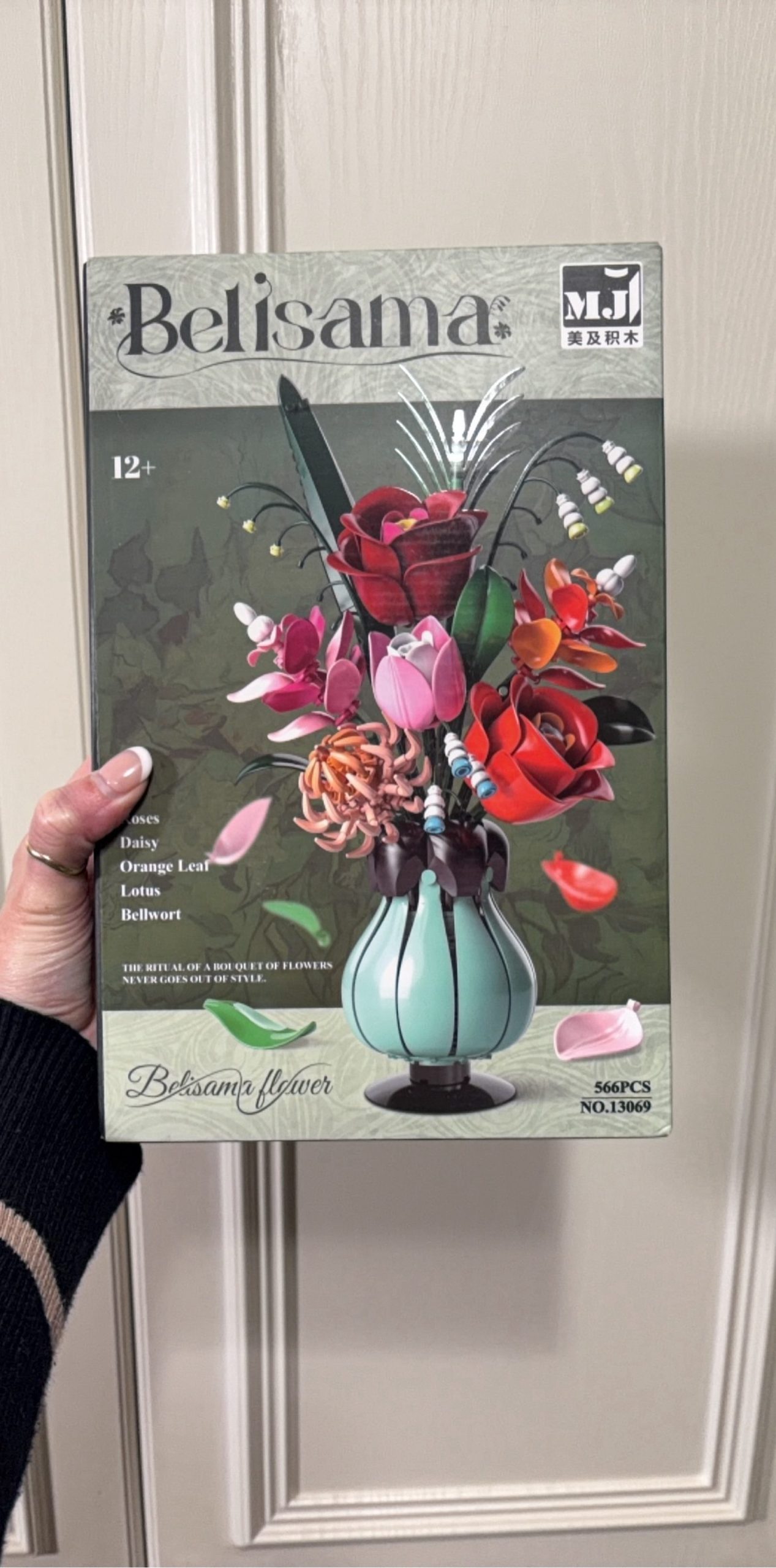 MJ Belisama Flower Building Kit 566PCS Floral Set