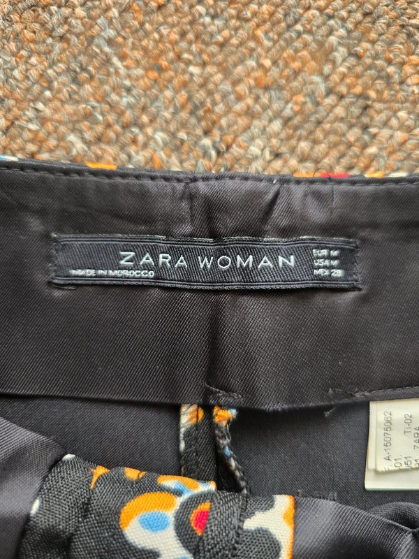 Zara Black Floral miniskirt, gold zipper, size M image 2