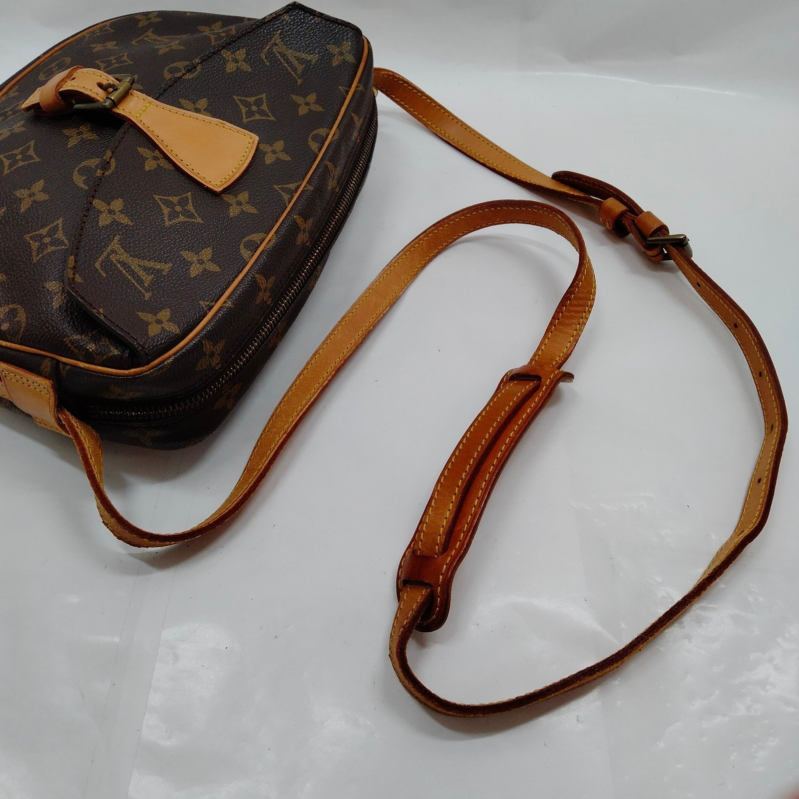 Louis Vuitton Jeune Fille MM Monogram Shoulder Bag – Brown image 2