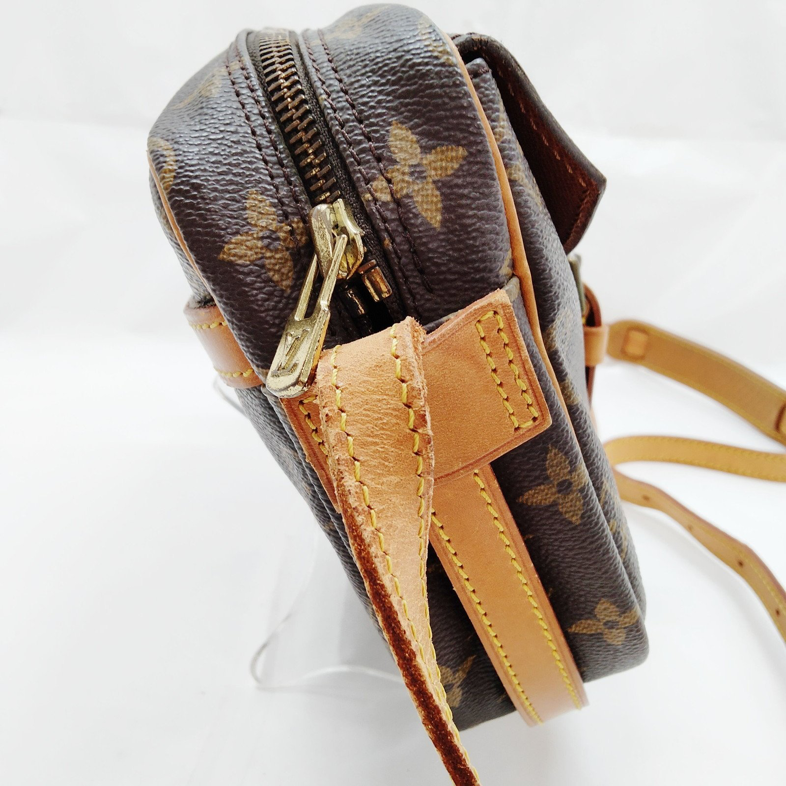 Louis Vuitton Jeune Fille MM Monogram Shoulder Bag – Brown image 3