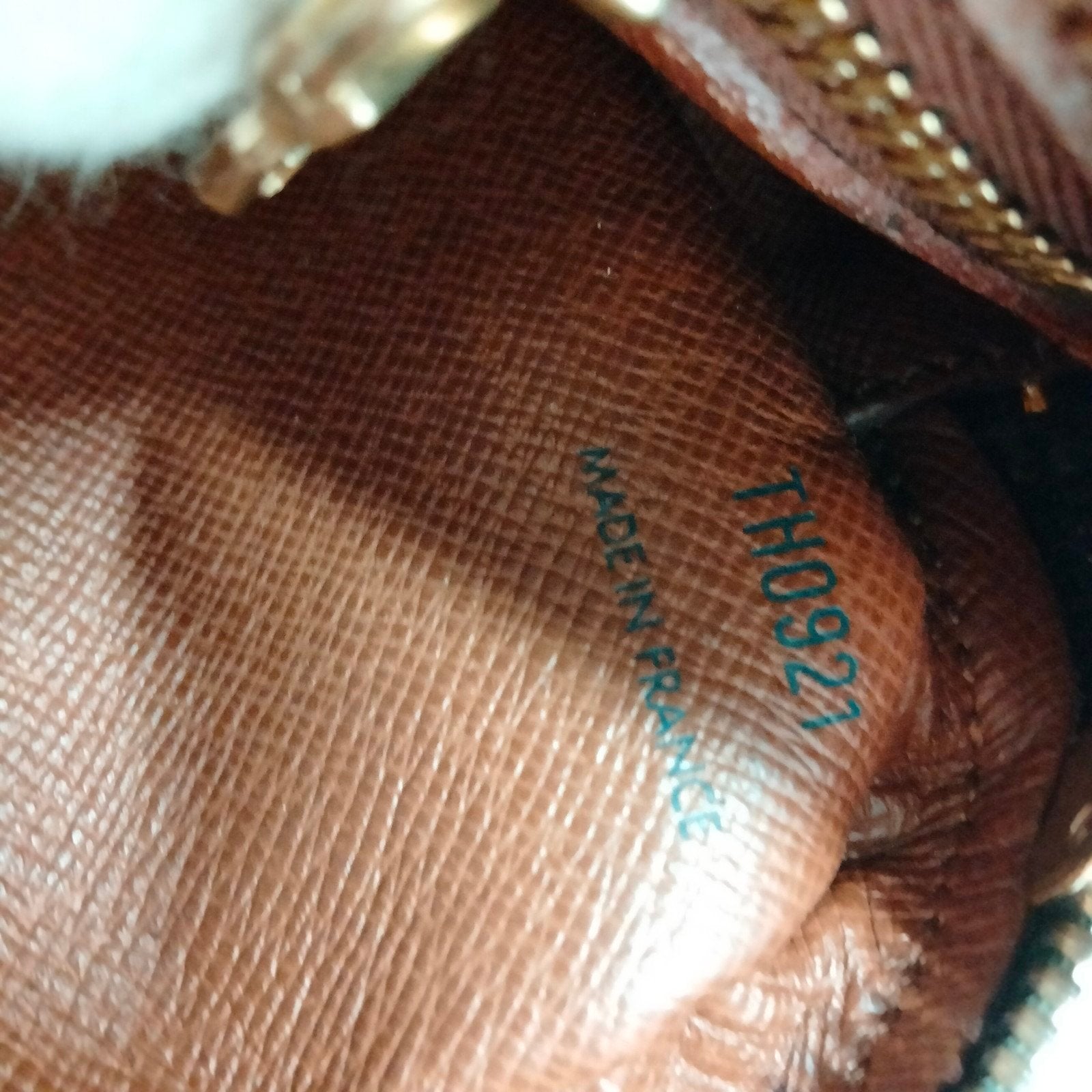 Louis Vuitton Jeune Fille MM Monogram Shoulder Bag – Brown image 8