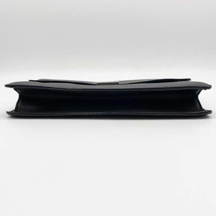 Louis Vuitton Taiga Selenga Clutch Bag  – Green Leather image 5