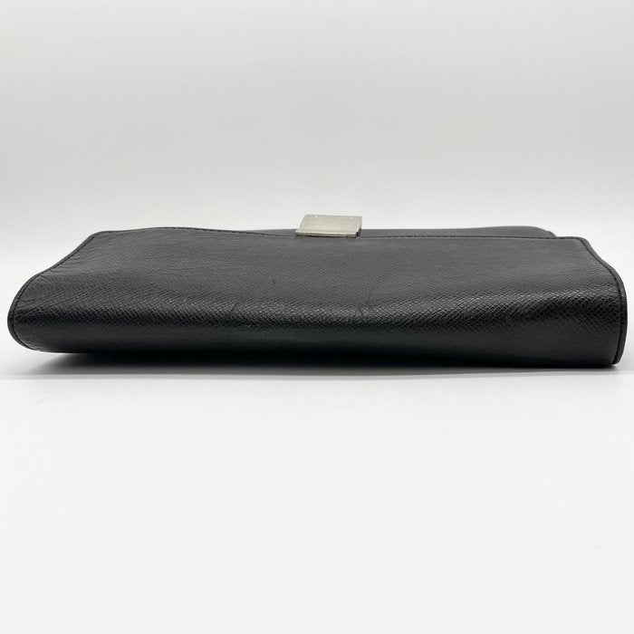Louis Vuitton Taiga Selenga Clutch Bag  – Green Leather image 8