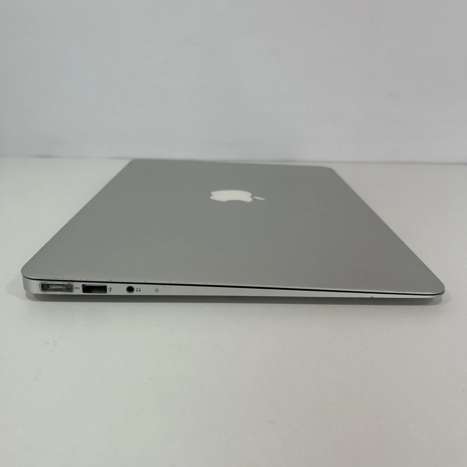 Apple MacBook Air Silver Laptop image 8
