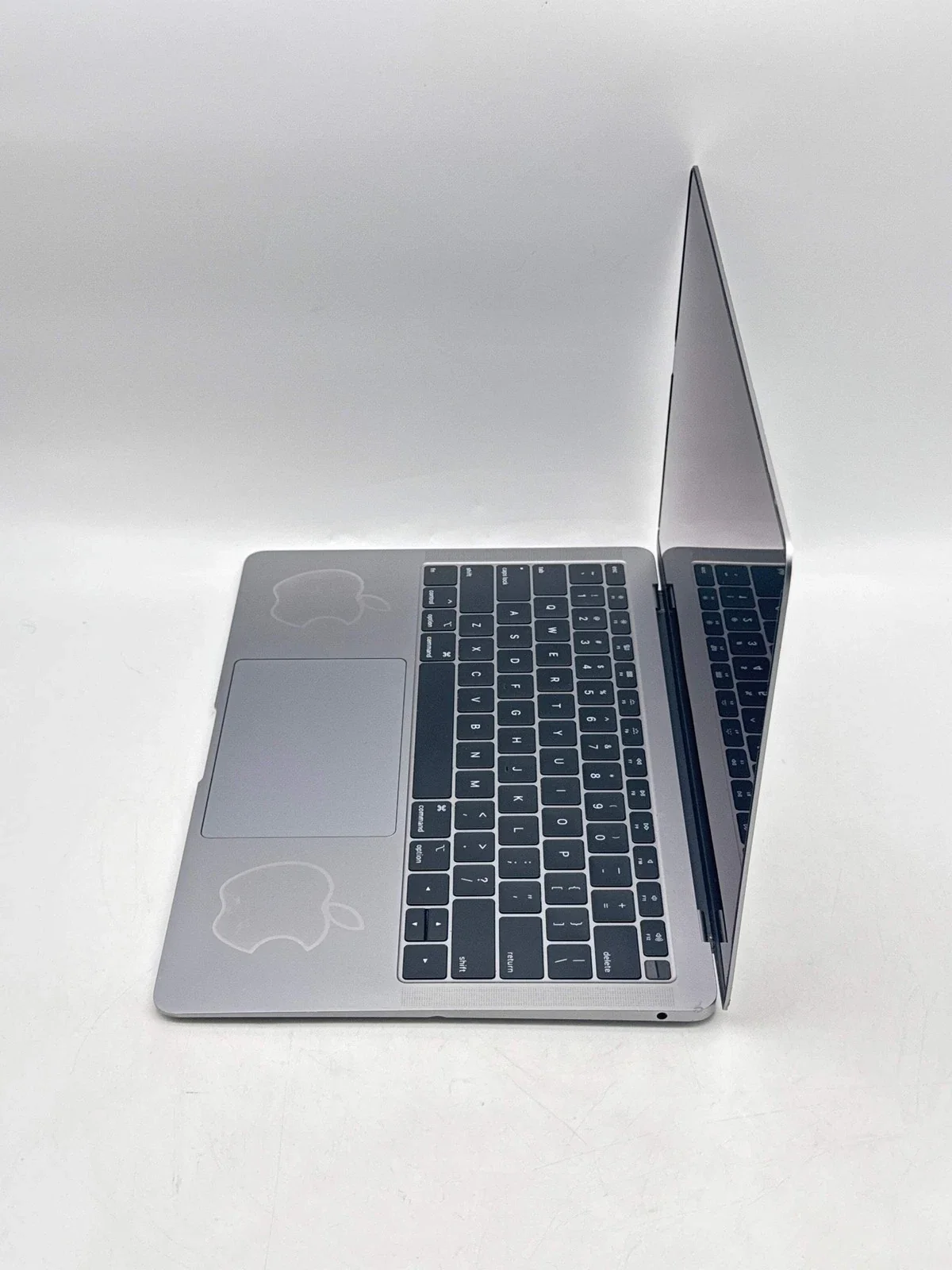 Apple MacBook Air Silver 13.3 inch Intel i5 8GB RAM 256GB SSD image 8