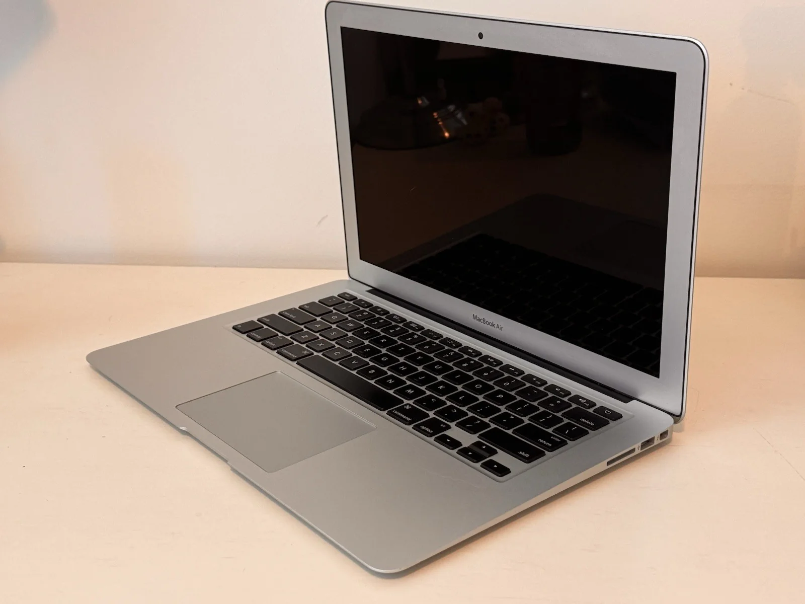 Apple MacBook Air Silver Laptop 13.3 inch image 4