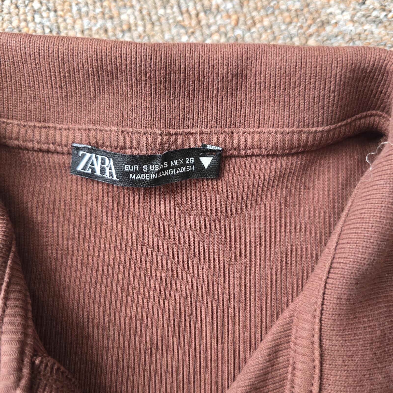 Zara Brown Ribbed Polo Shirt, size S, cropped length image 4