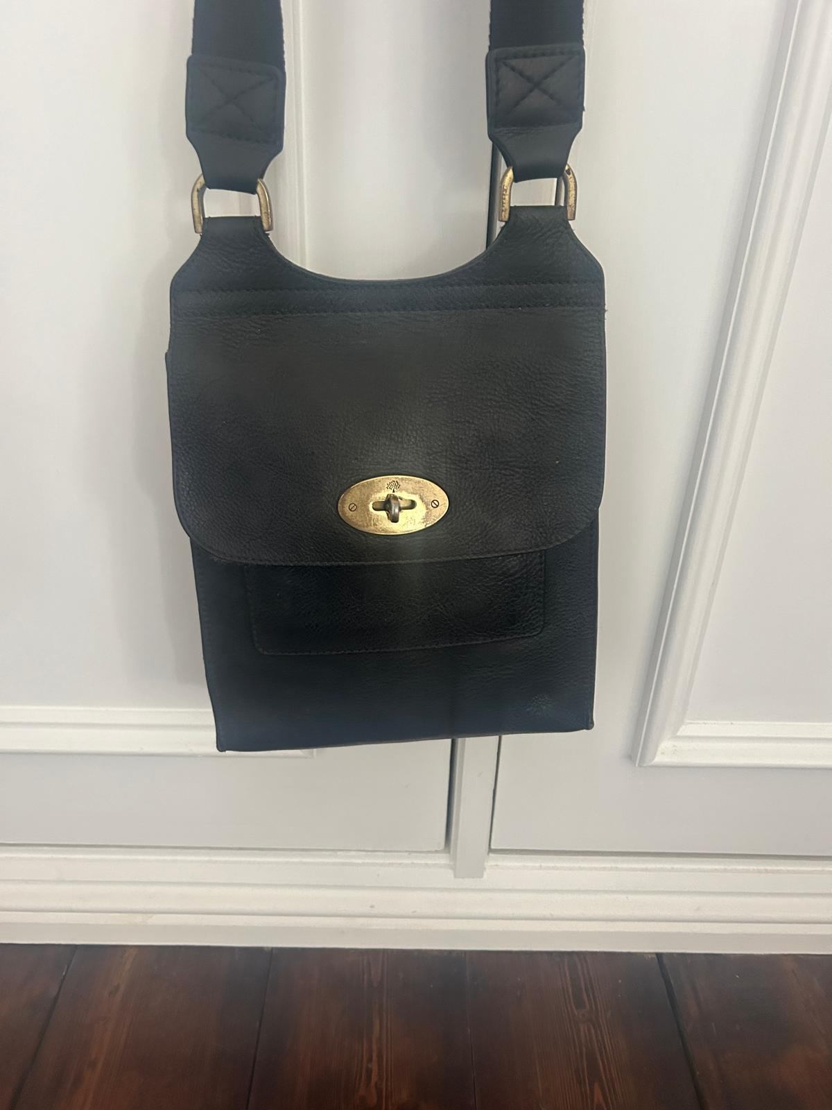 Mulberry Black Leather Crossbody Bag with Gold Turnlock Closure