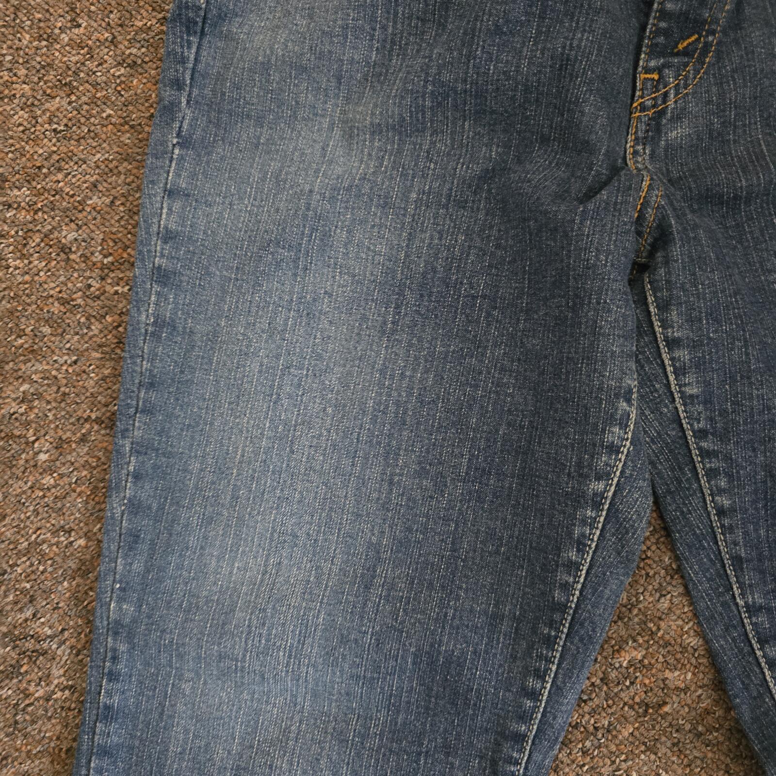 Levi's Classic Blue Denim Jeans image 4