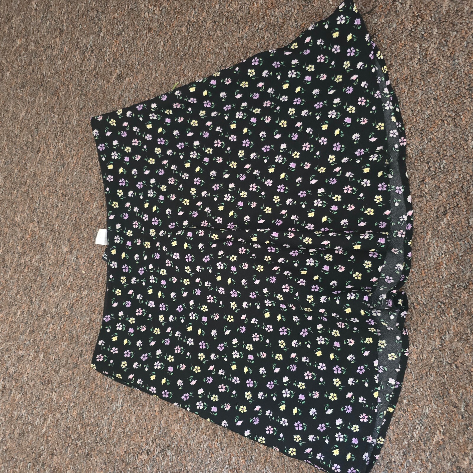 H&M Divided Black Floral Mini Skirt Size UK 6 image 2