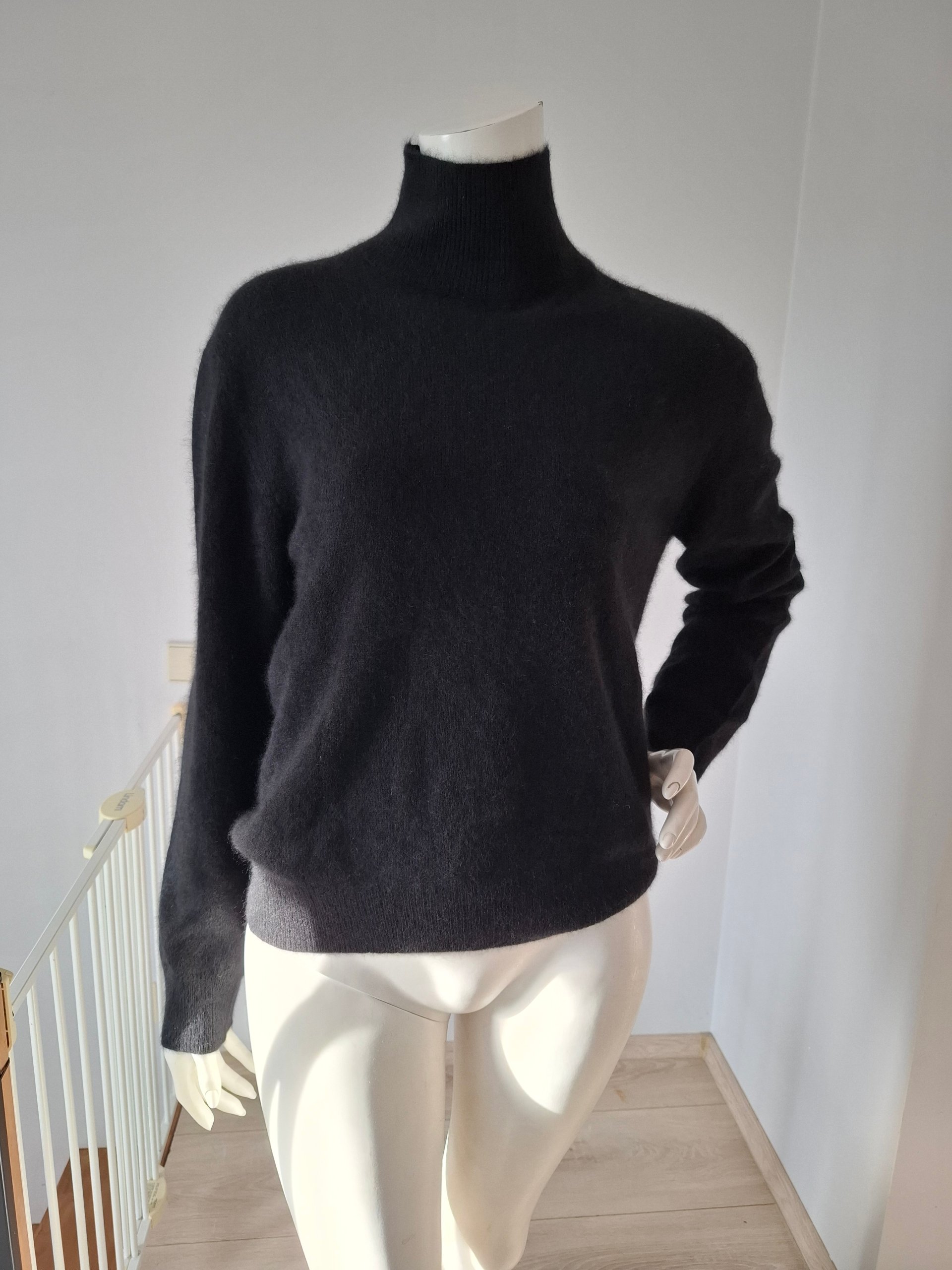 New Majestic Filatures Black Turtleneck Sweater Size L