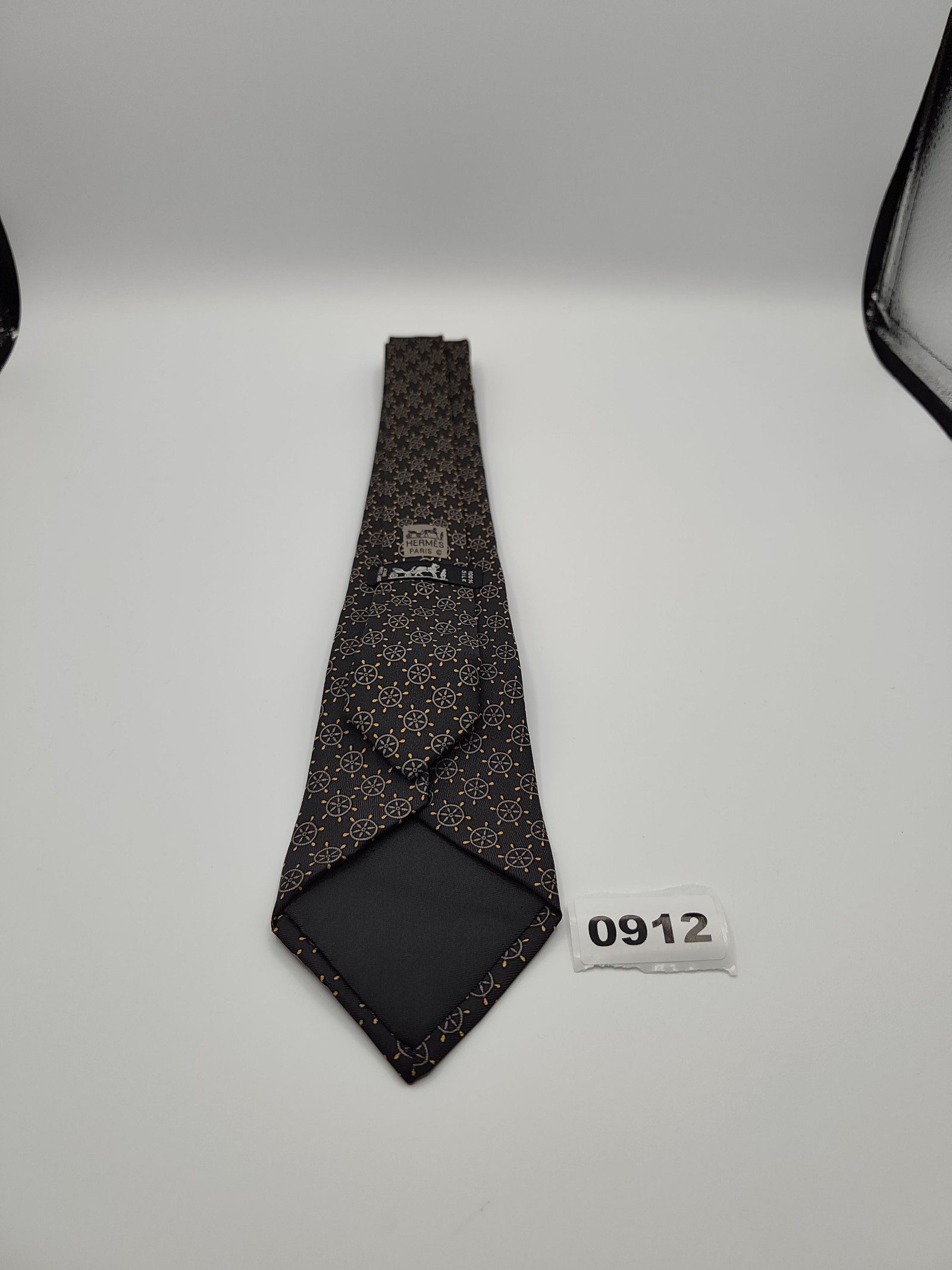 Hermes Black & Yellow Silk Patterned Tie