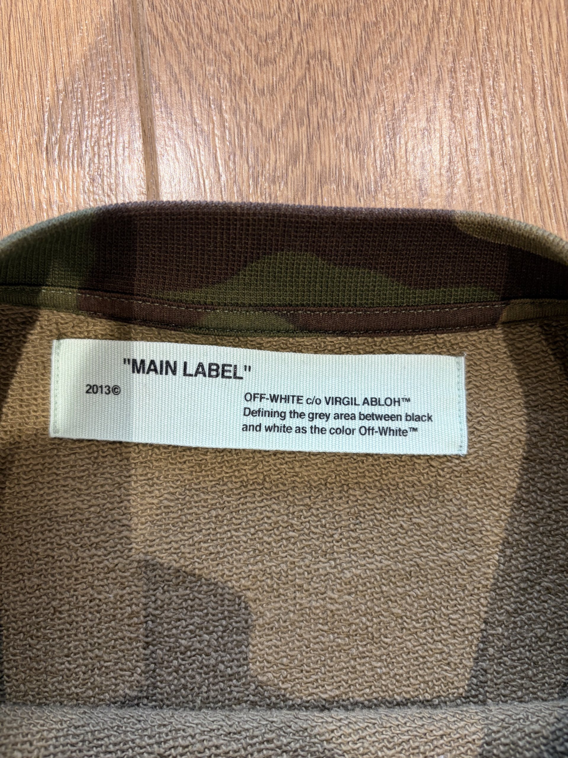 Off-White Mens Green Camouflage Logo Print Sweatshirt Medium image 5
