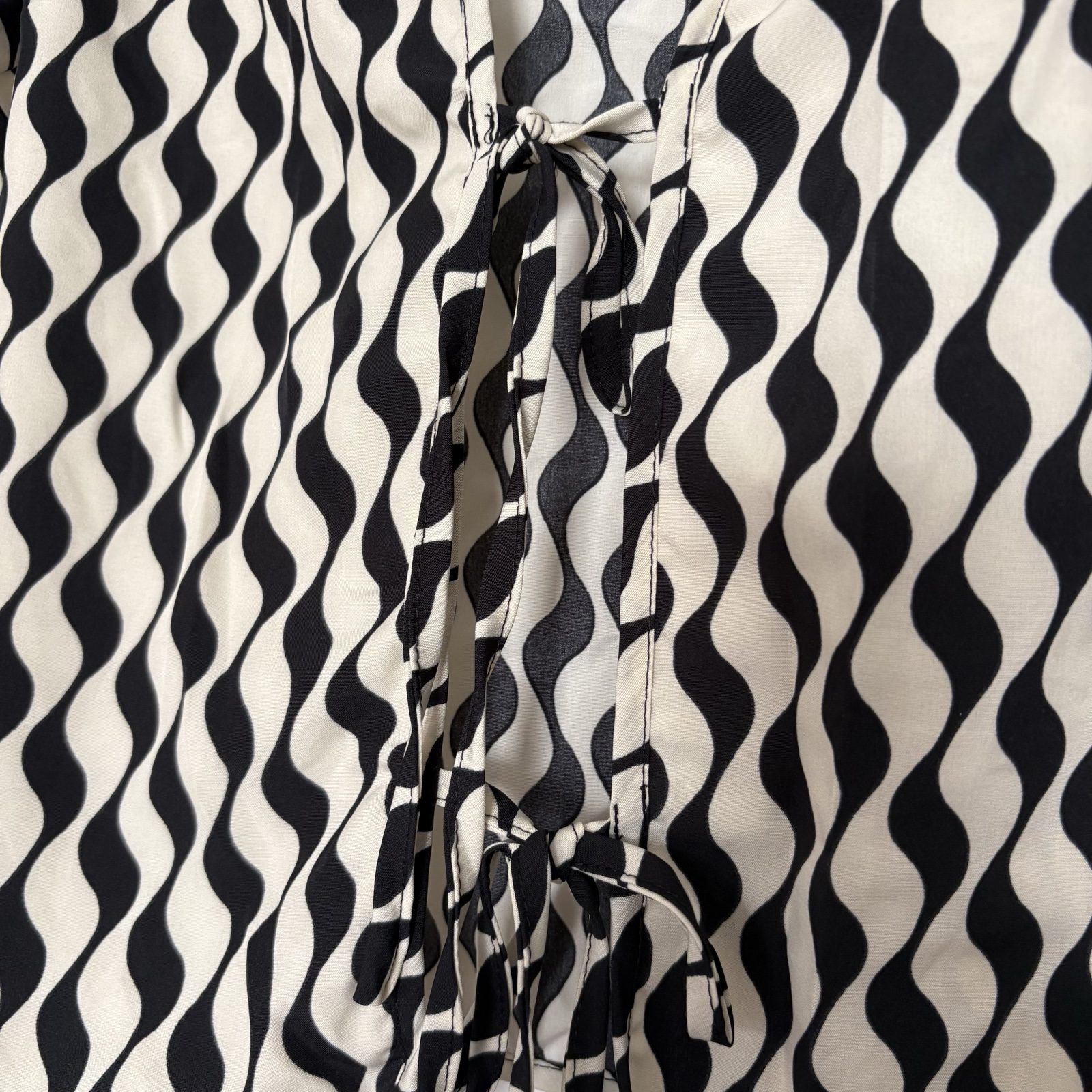 Shein Black & Cream Sleeveless Patterned Tie-Front Top image 3