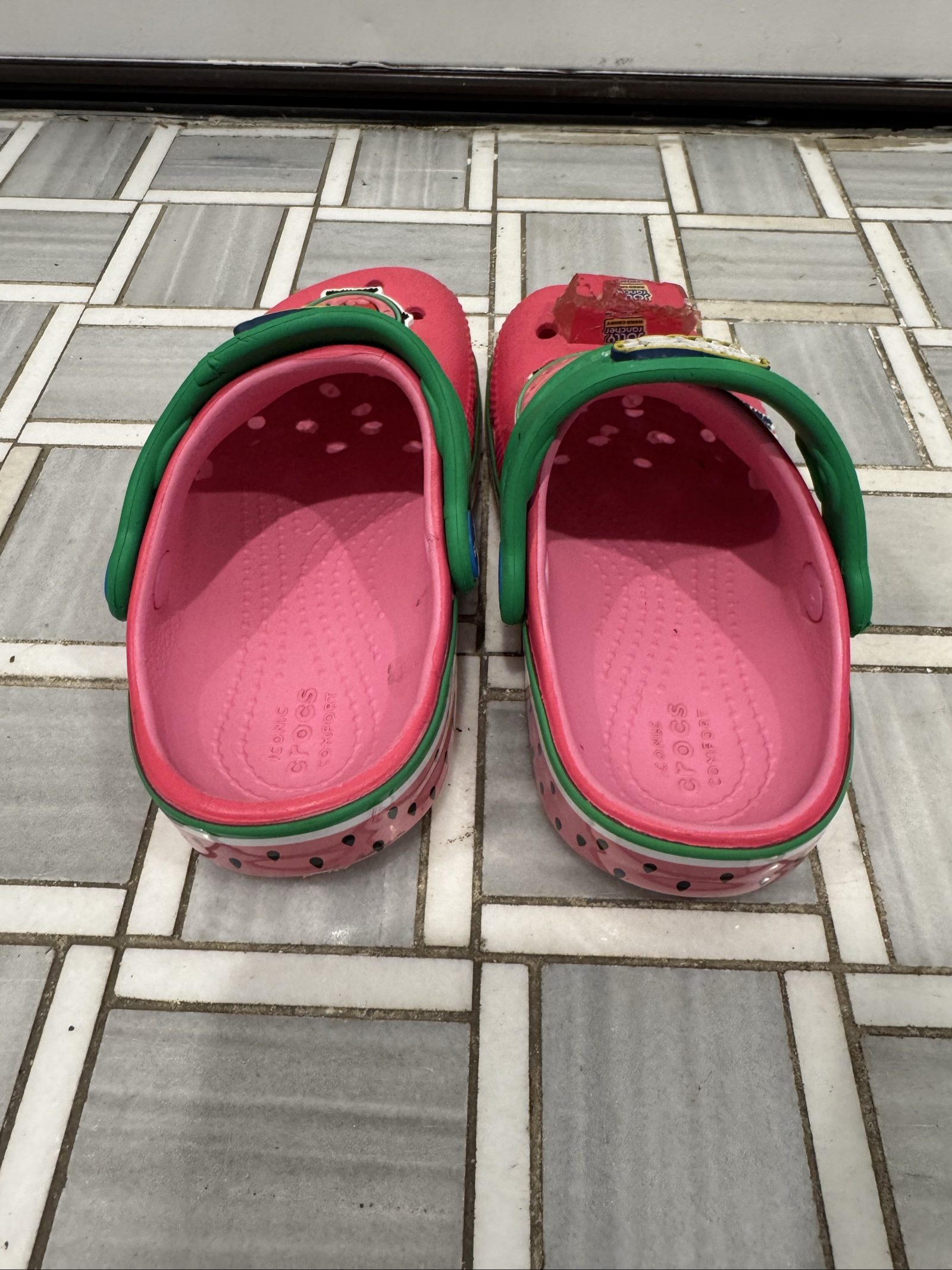 Kids Crocs Jolly Rancher Watermelon Classic Clogs – Pink Green – C9 image 3