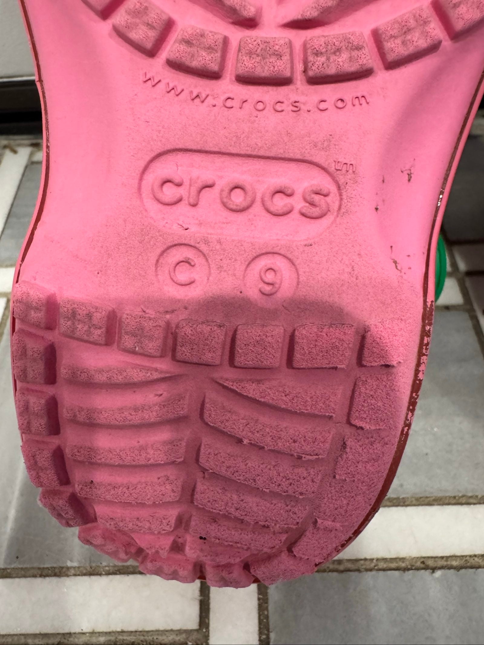 Kids Crocs Jolly Rancher Watermelon Classic Clogs – Pink Green – C9 image 9