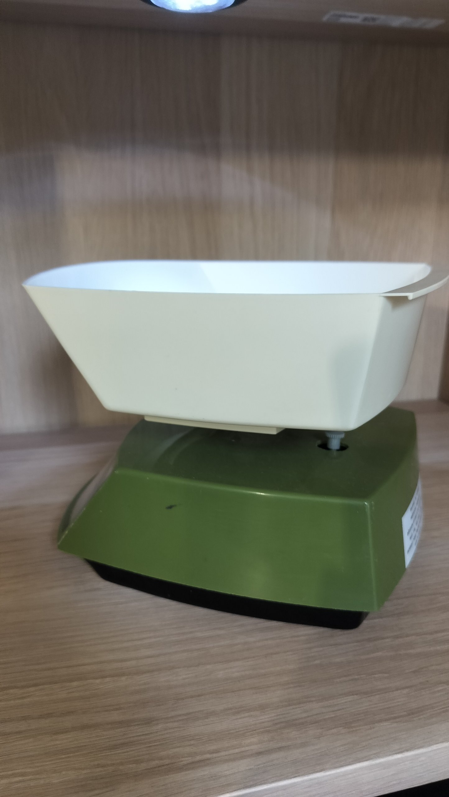 Japy Salter Green & White Kitchen Scale 2kg Capacity Unisex image 3