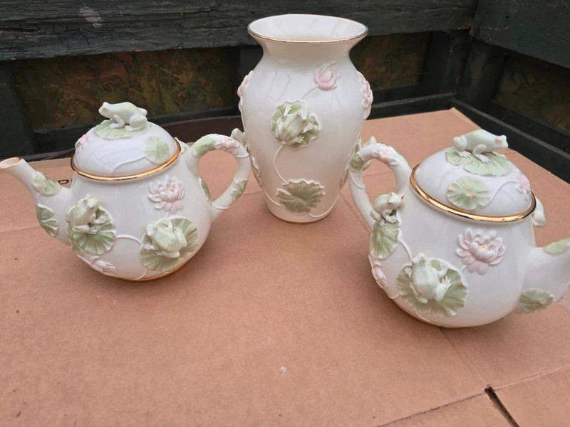 Lenox floral frog