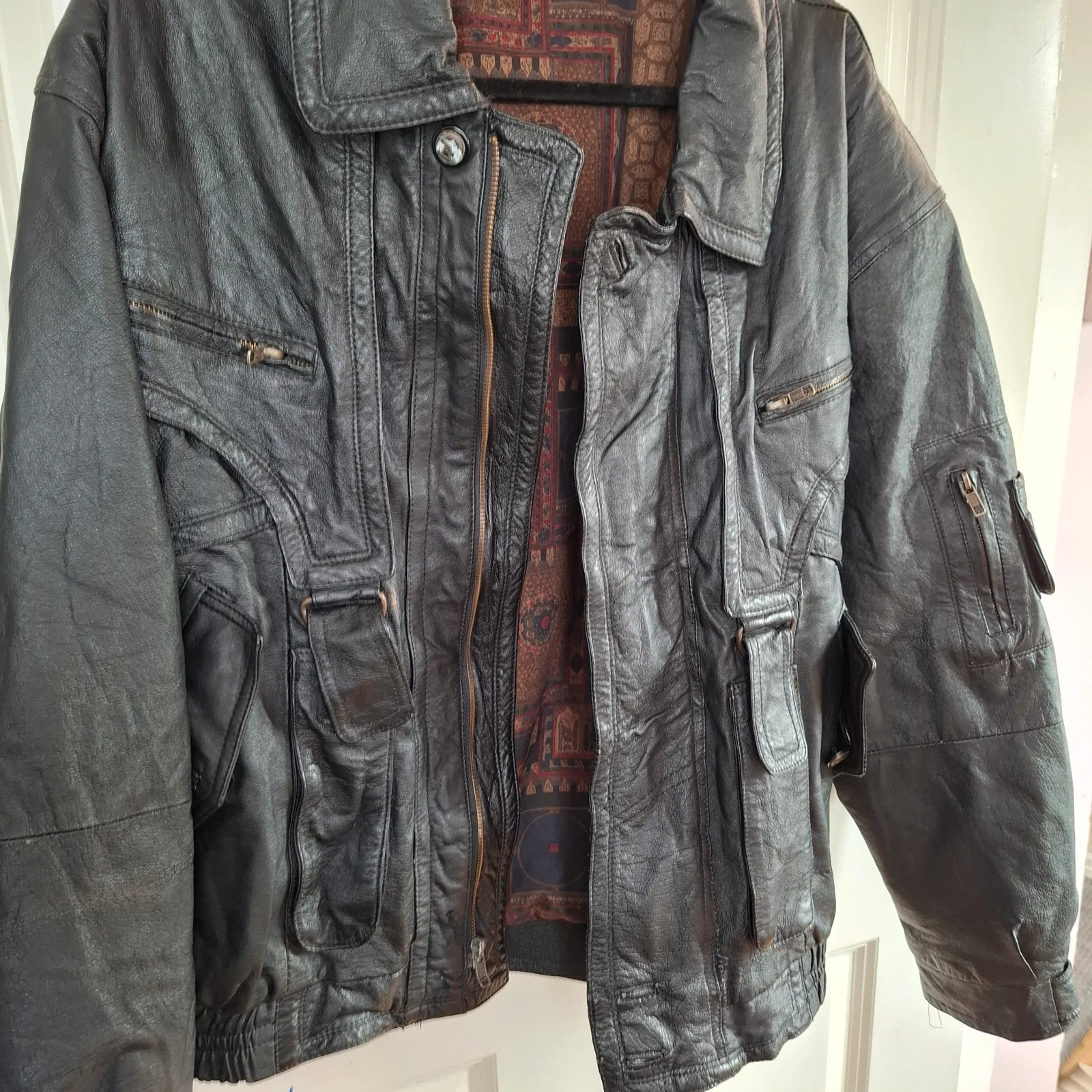 Vintage nappa leather bomber jacket with loads of pockets