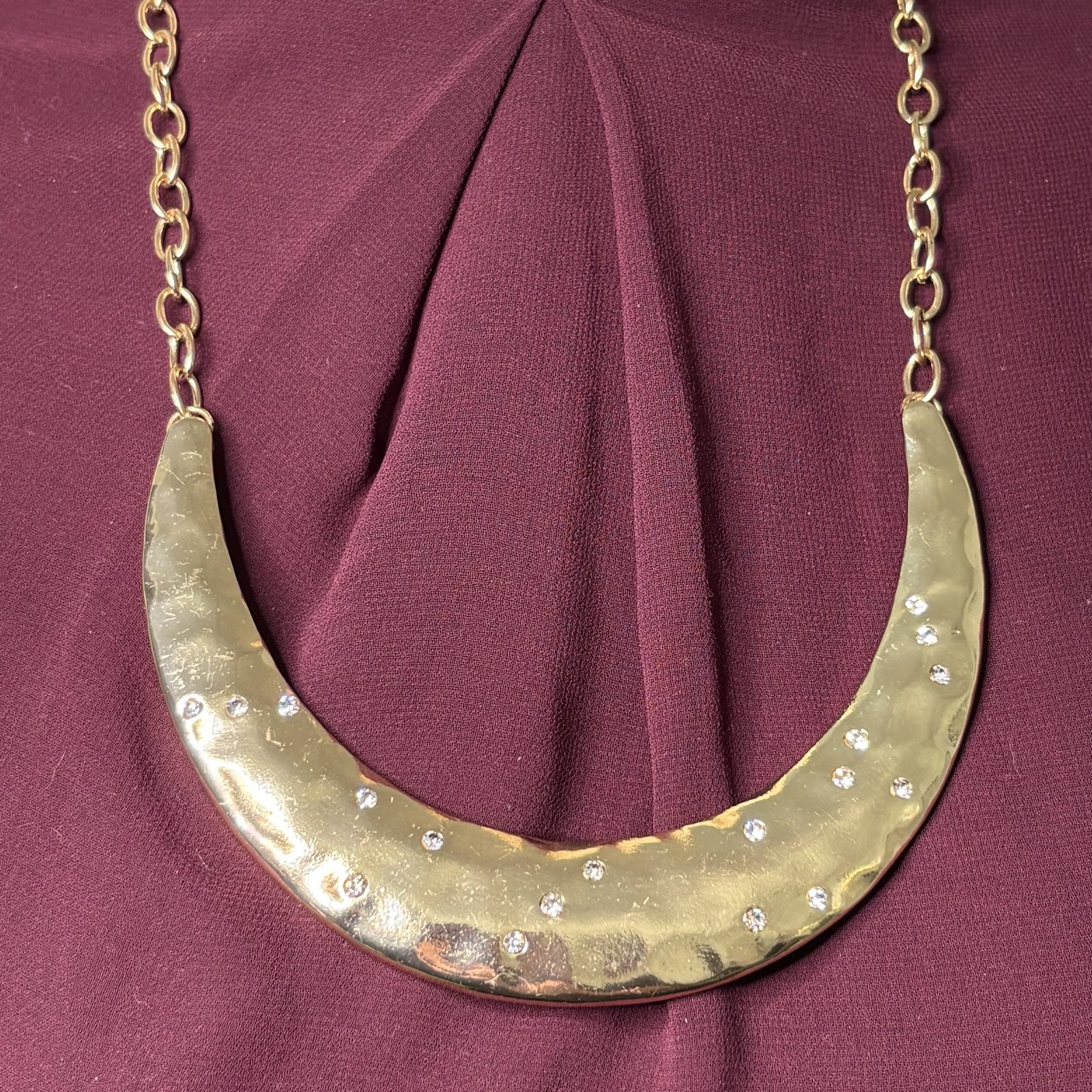 Cato Gold Tone Hammered Crescent Rhinestone Statement Necklace NWT 21”