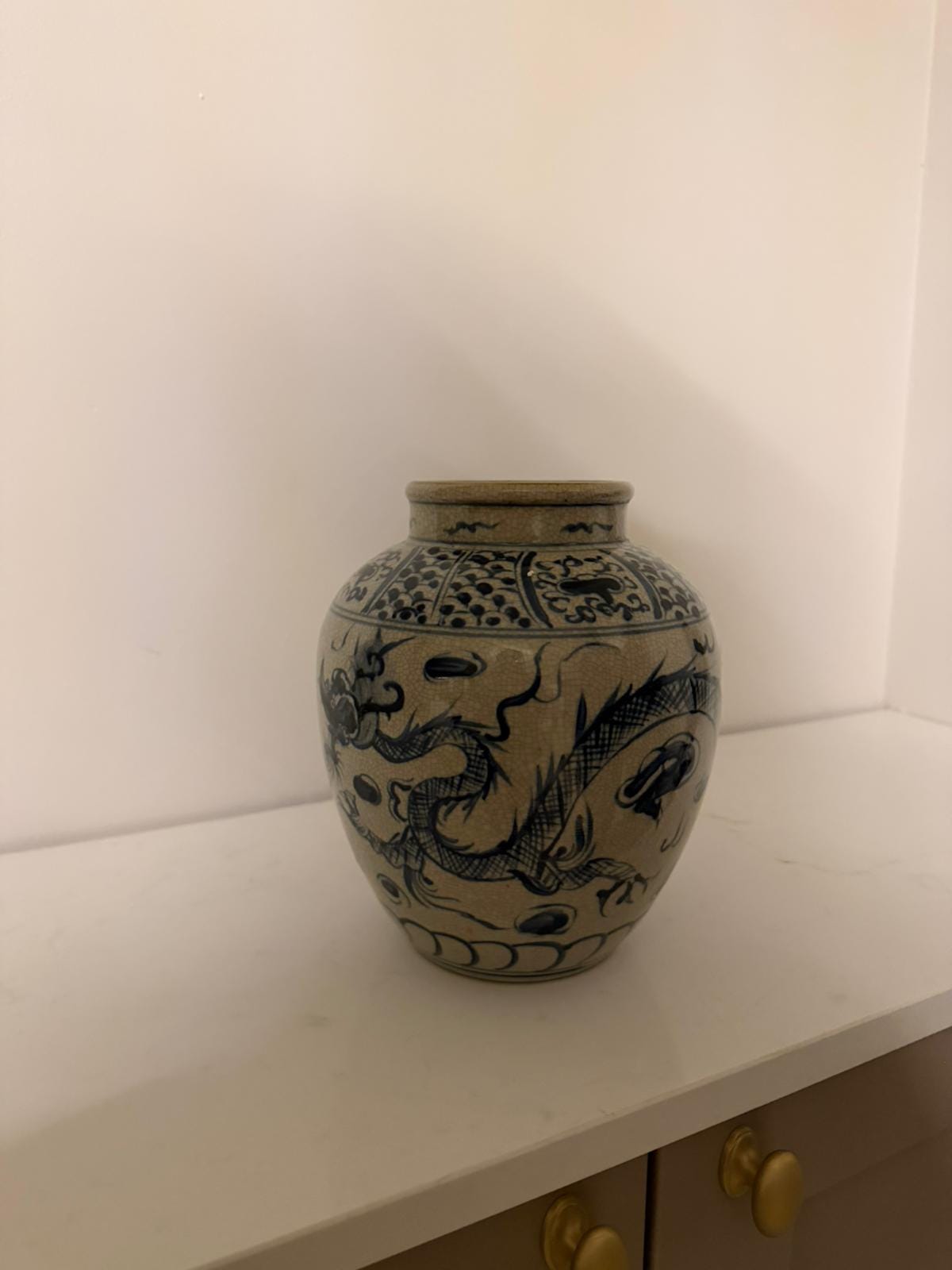 Vintage Style Chinese Porcelain Vase – Blue Dragon Motif, Beige Ceramic image 9