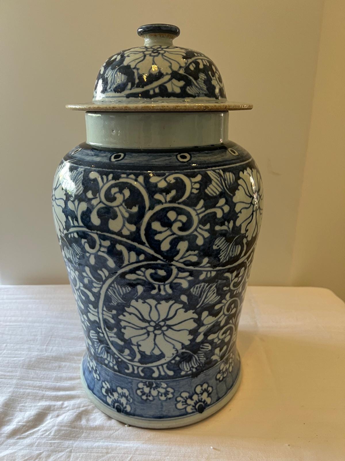 Elegant Blue & White Chinese Porcelain Ginger Jar – Floral Lidded Ceramic Vase