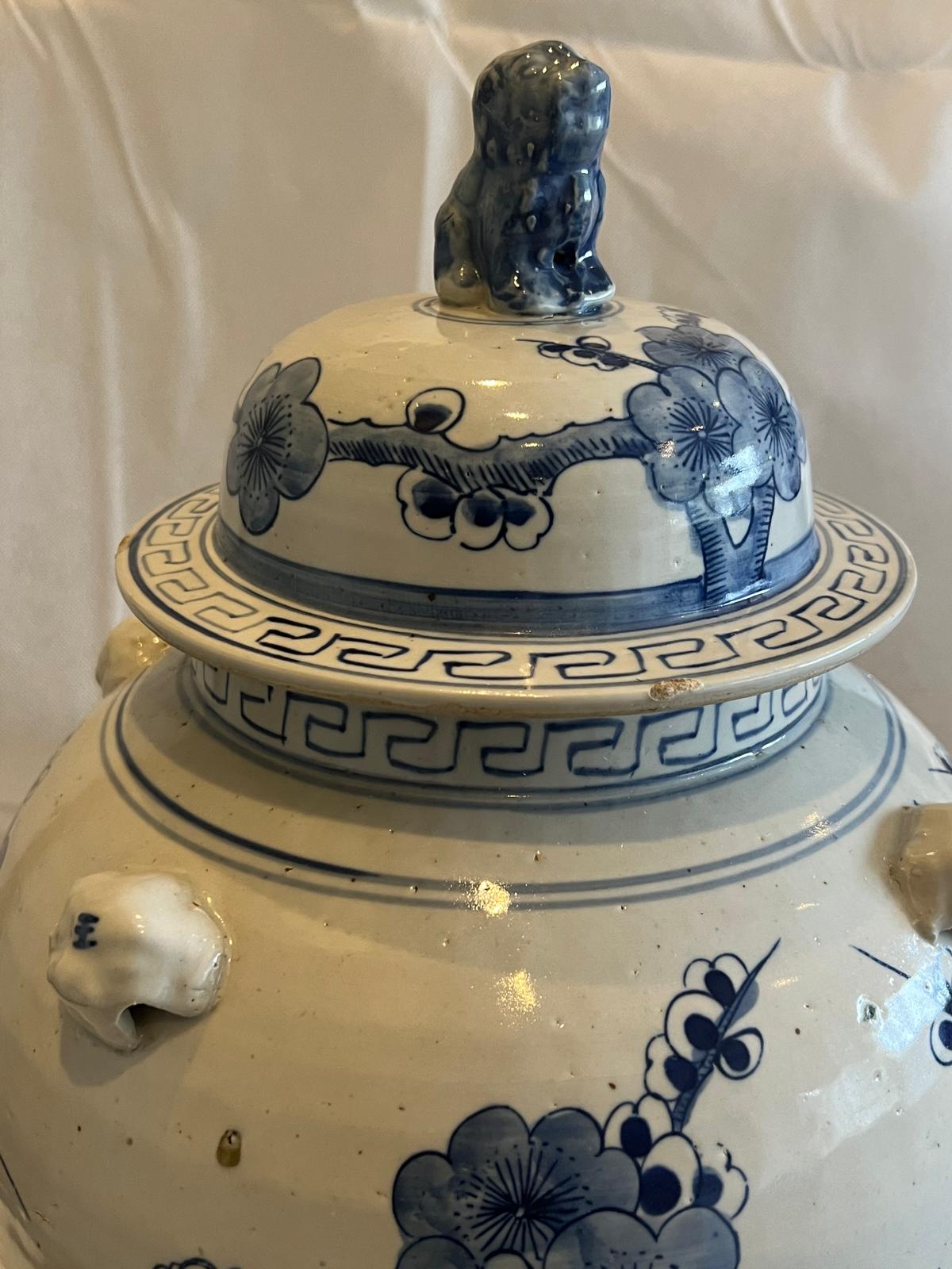 Blue and White Porcelain Ginger Jar – Floral Motif with Handles & Lid image 6