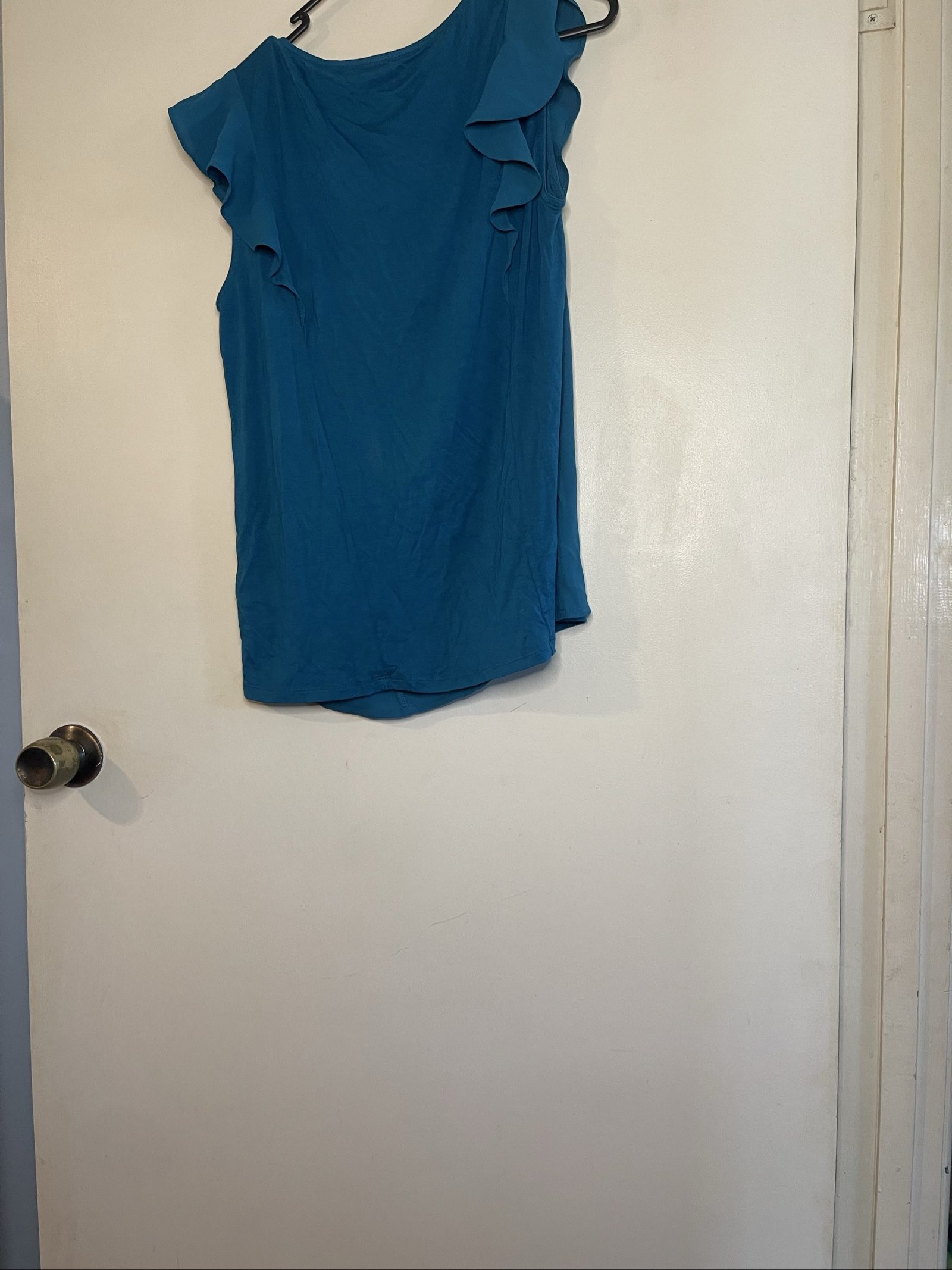 Jacqui.E Women's Teal Ruffle Front Sleeveless Top Size S image 2