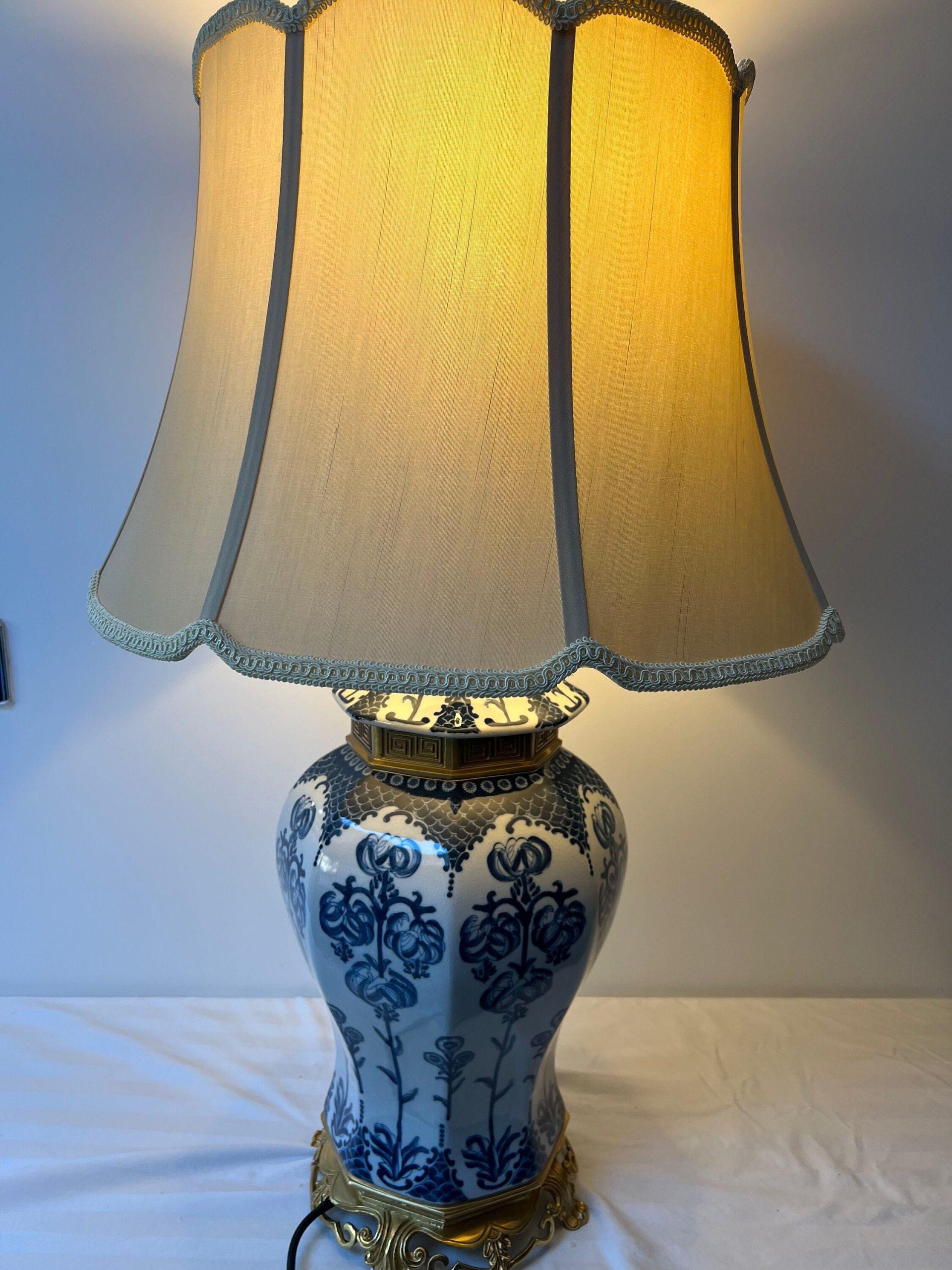 Blue and White Porcelain Table Lamp with Fabric Shade – Classic Decorative Light image 8