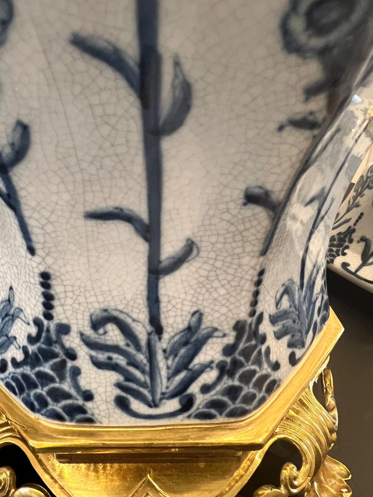Blue and White Porcelain Ginger Jar with Lid – Decorative Urn with Gilt Base 22" image 9