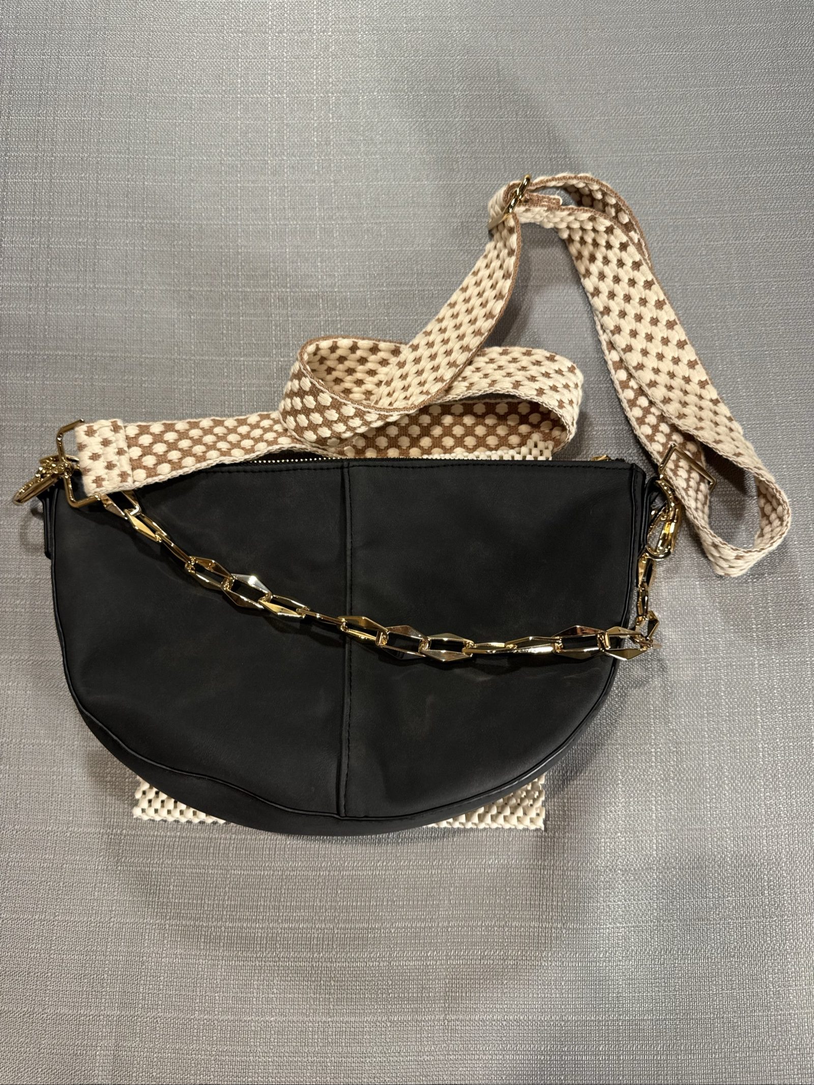 DRAFT Universal Thread Women's Half Moon Crossbody Bag – Black Tan Woven Strap
