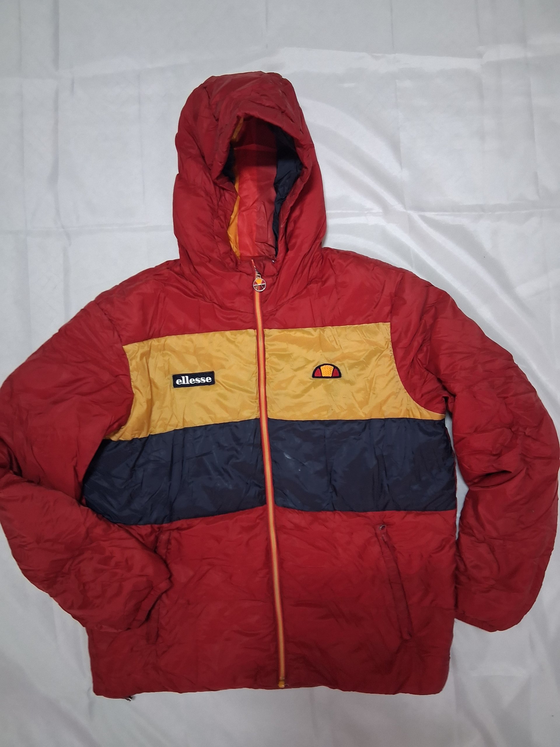 Ellesse Uomo Giubbotto Tg S Imbottito Rosso Giallo & Blu con Cappuccio e zip