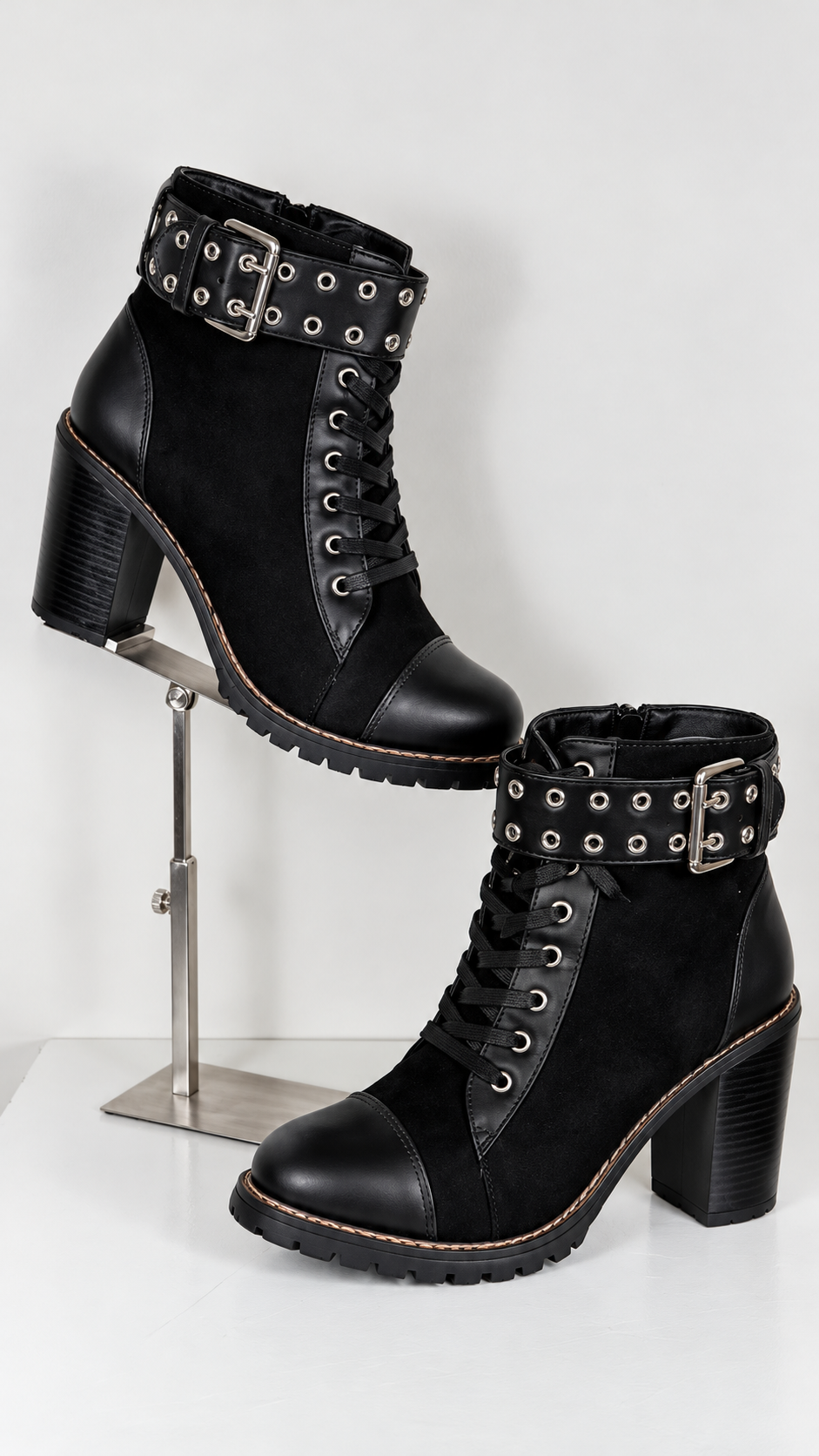Bottines Miss Liberto Noir Boucle Œillets Taille 41