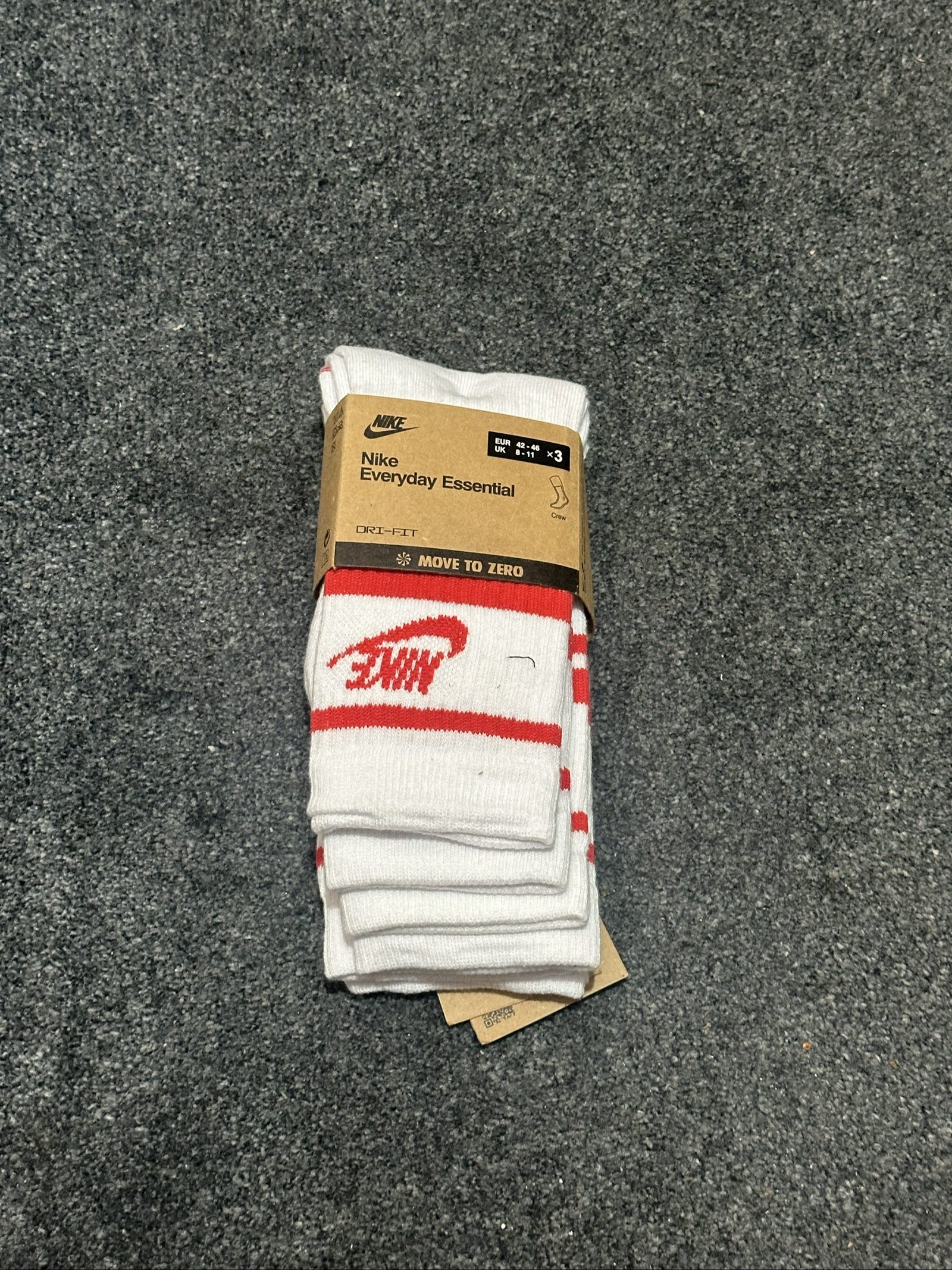 Nike White & Red Everyday Essential Crew Socks UK 8-11 Pack of 3