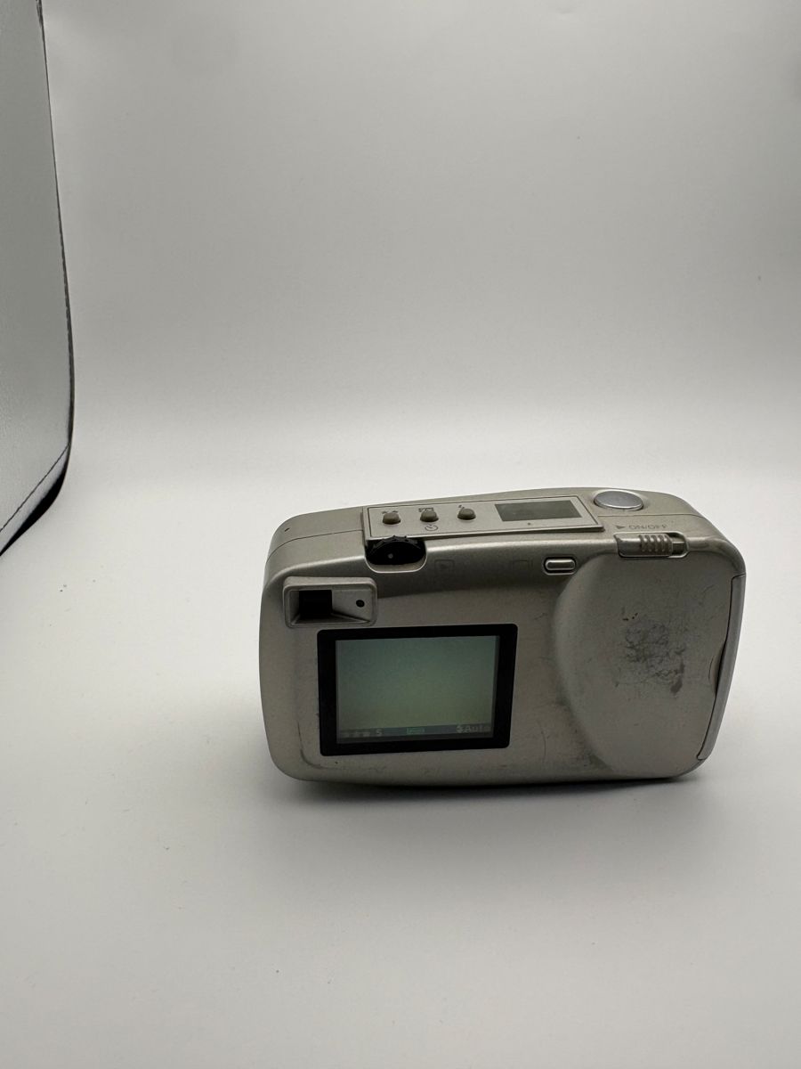 HP Photosmart 318 Digitalkamera 2.3MP Festbrennweite silber 2001 Y2K Digicam