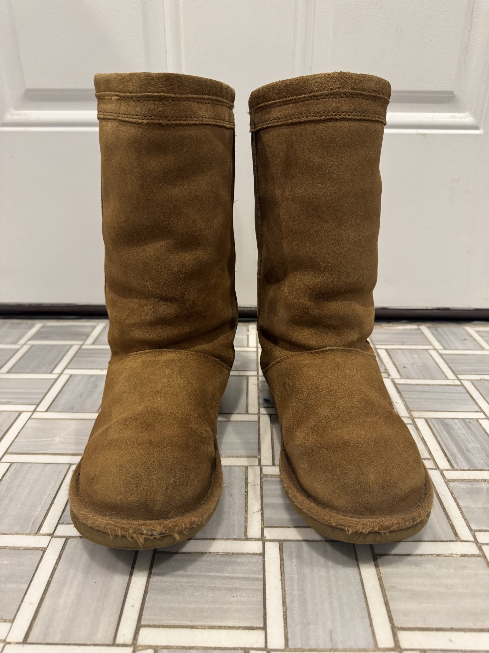 UGG Australia Women’s Classic Tall Suede Shearling Boots – Chestnut – 6