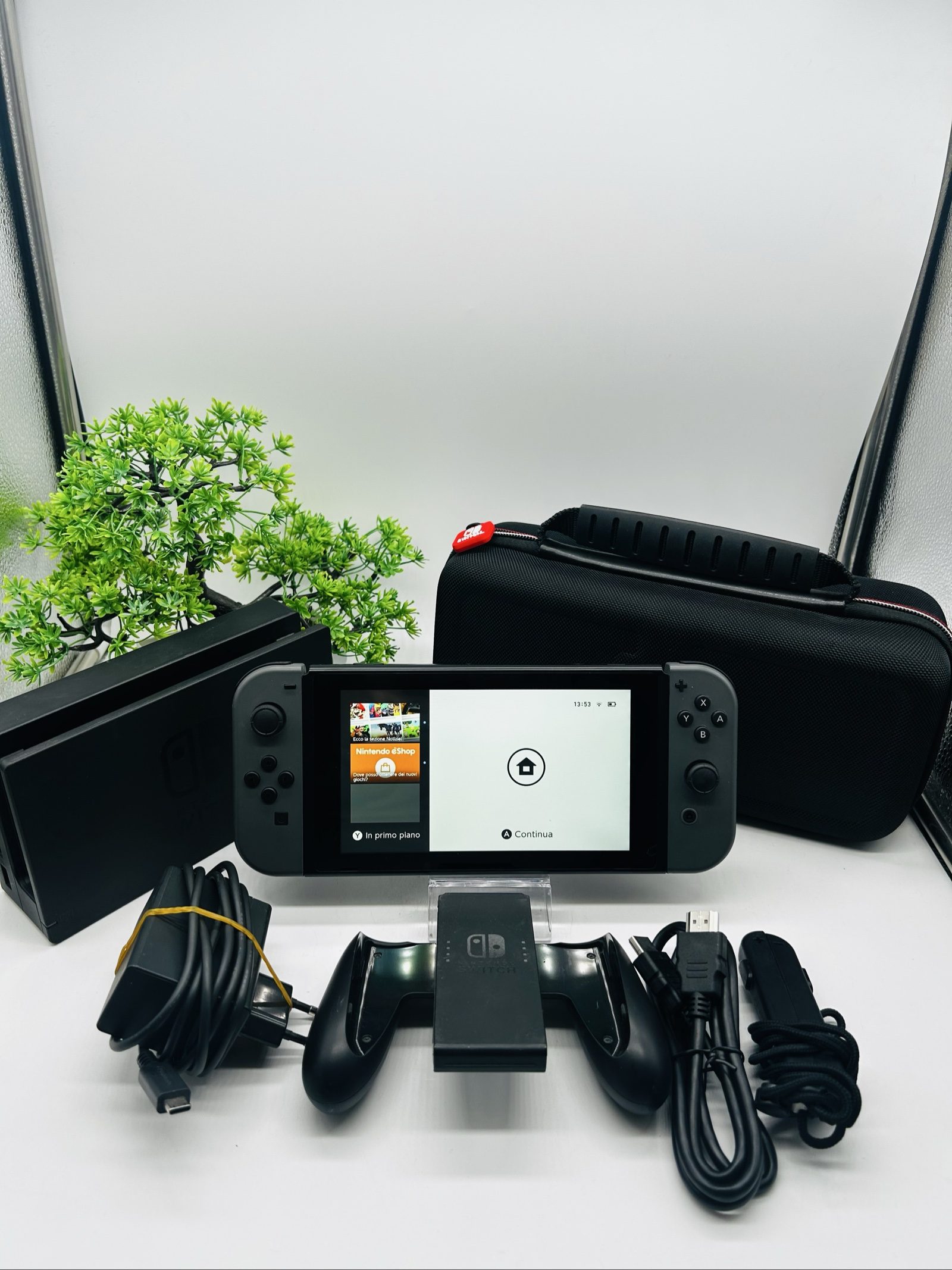 Nintendo Switch V2 Grigia + Dock + Custodia Nintendo + Accessori