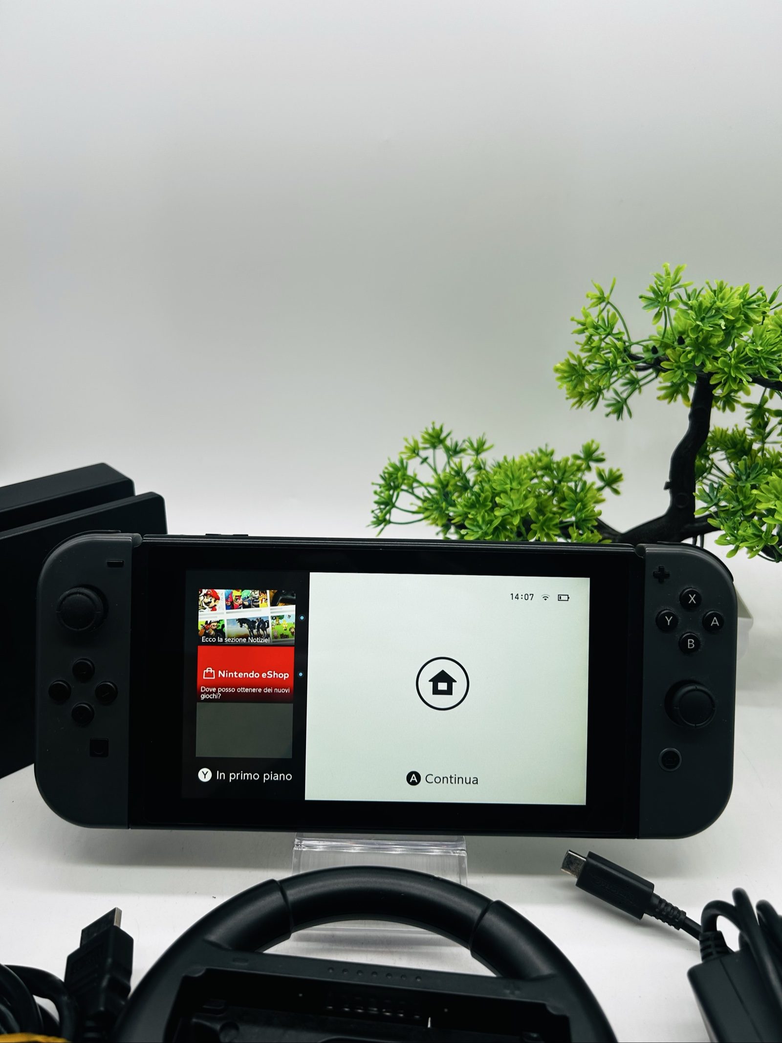 Nintendo Switch Grigia + Dock + Volante Joy-Con + Caricatore HDMI image 2
