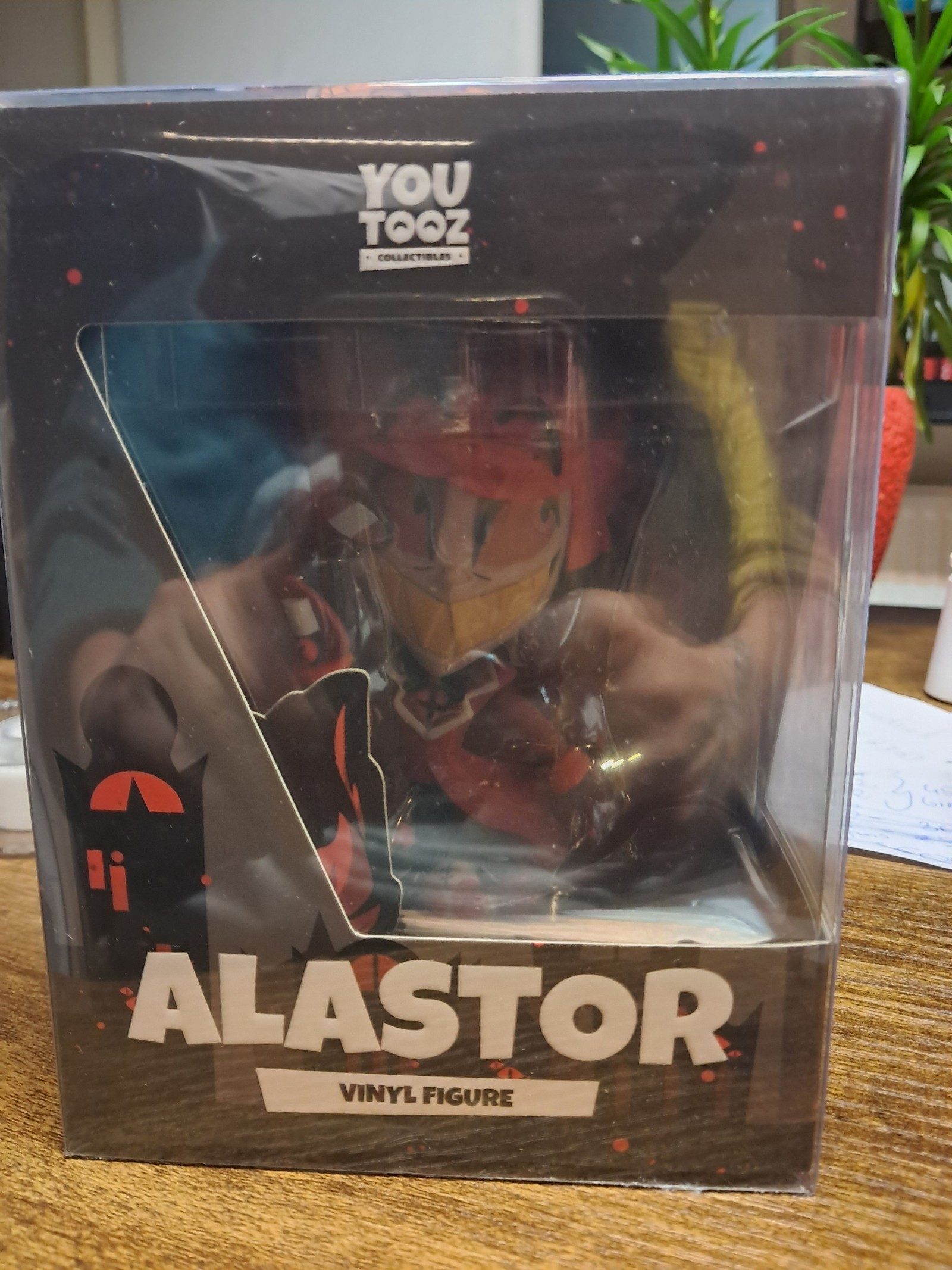 Youtooz Hazbin Hotel – Alastor Vinyl Figure (Nieuw in doos + Protector)