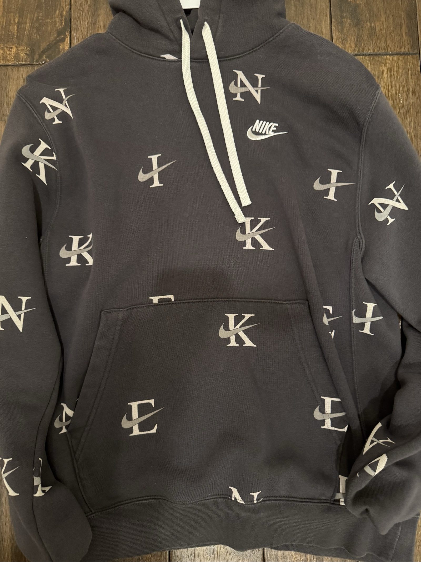 Draft READY Unisex Nike Allover Logo Pullover Hoodie – Dark Gray – Medium image 2