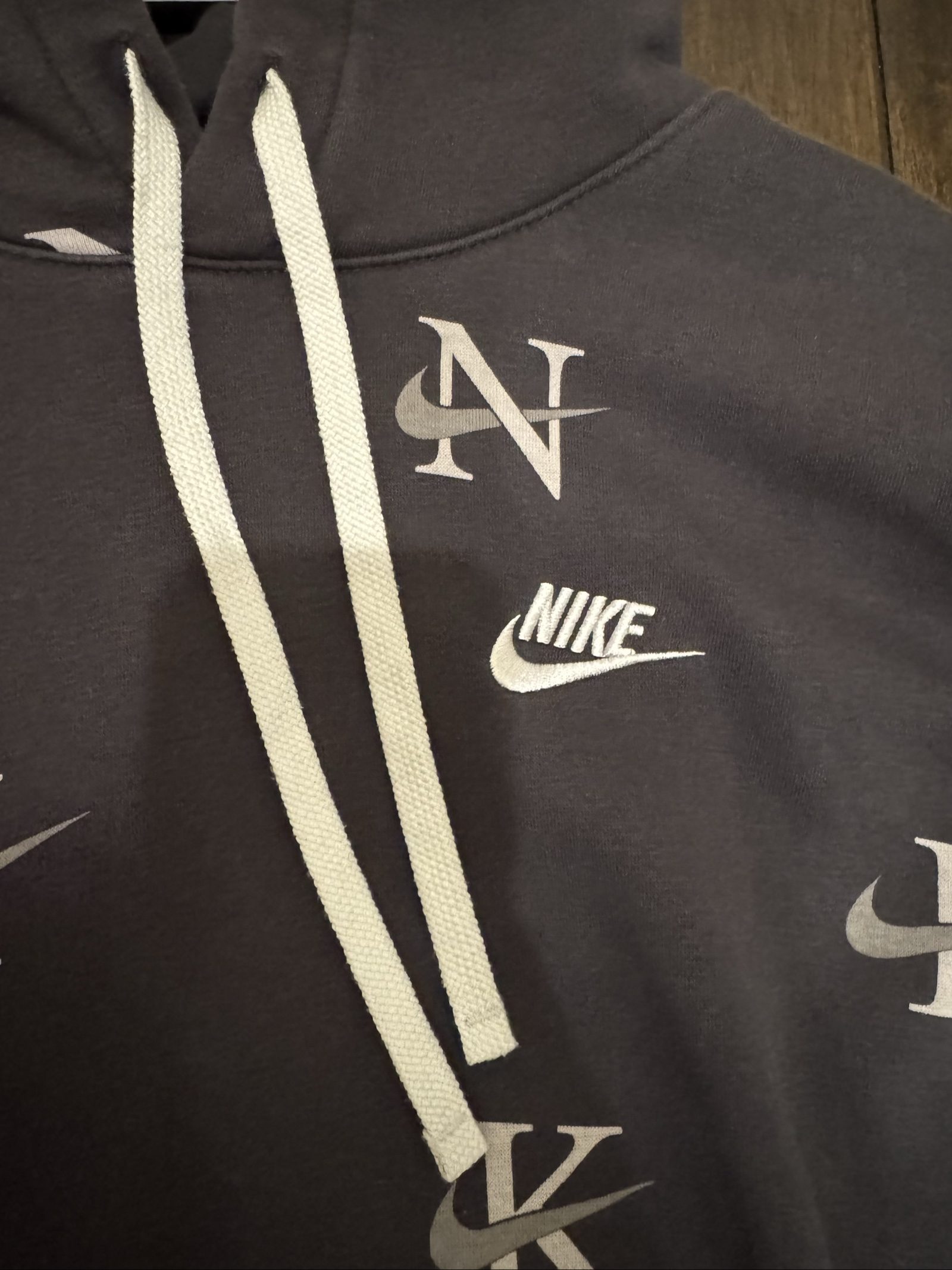 Draft READY Unisex Nike Allover Logo Pullover Hoodie – Dark Gray – Medium image 3